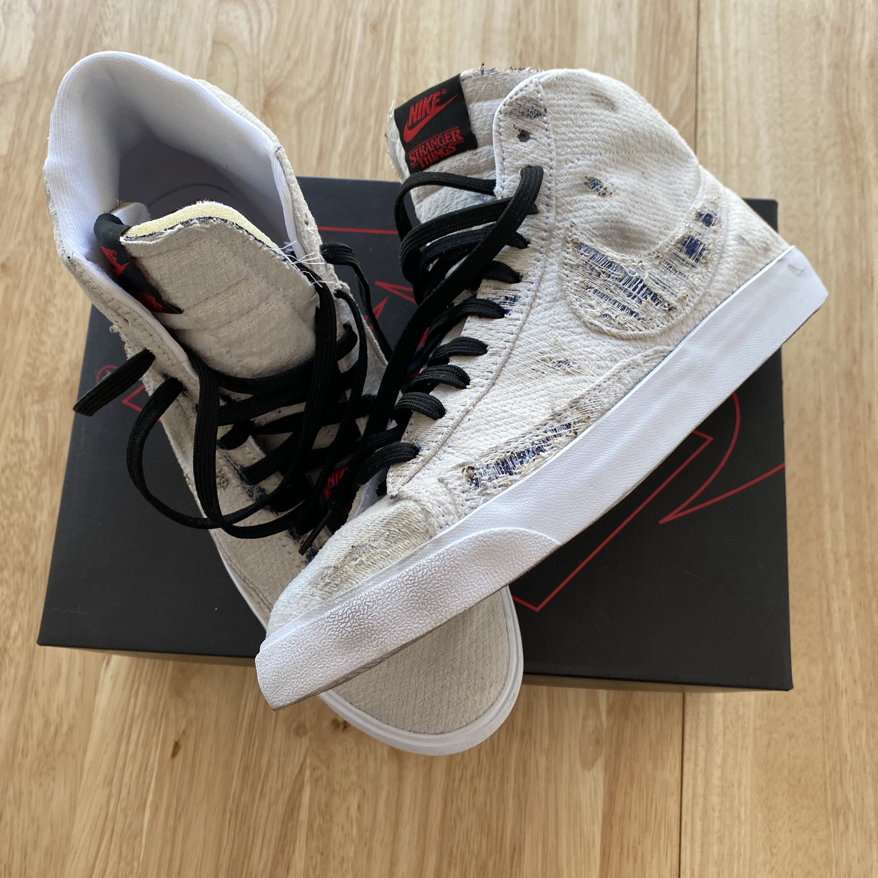 Nike x Stranger Things Blazer Mid Sail Upside Down Pack 착용 스타일 - 2