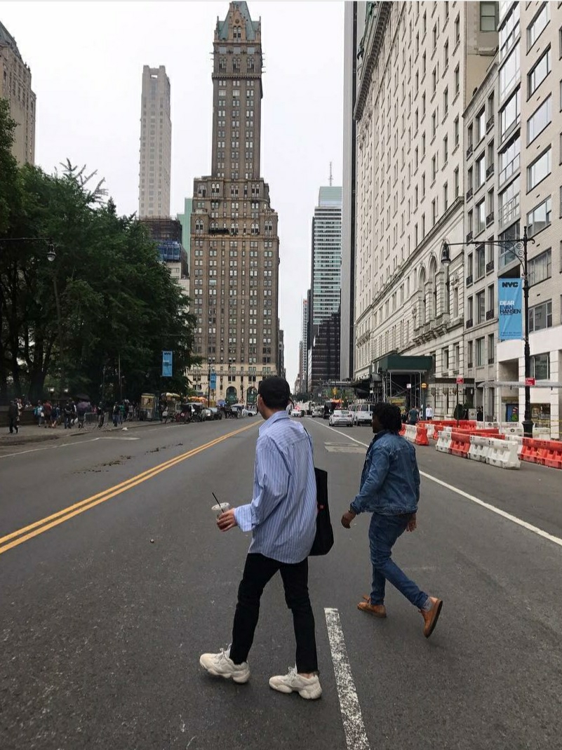 Adidas Yeezy 500 Blush 2018 착용 스타일