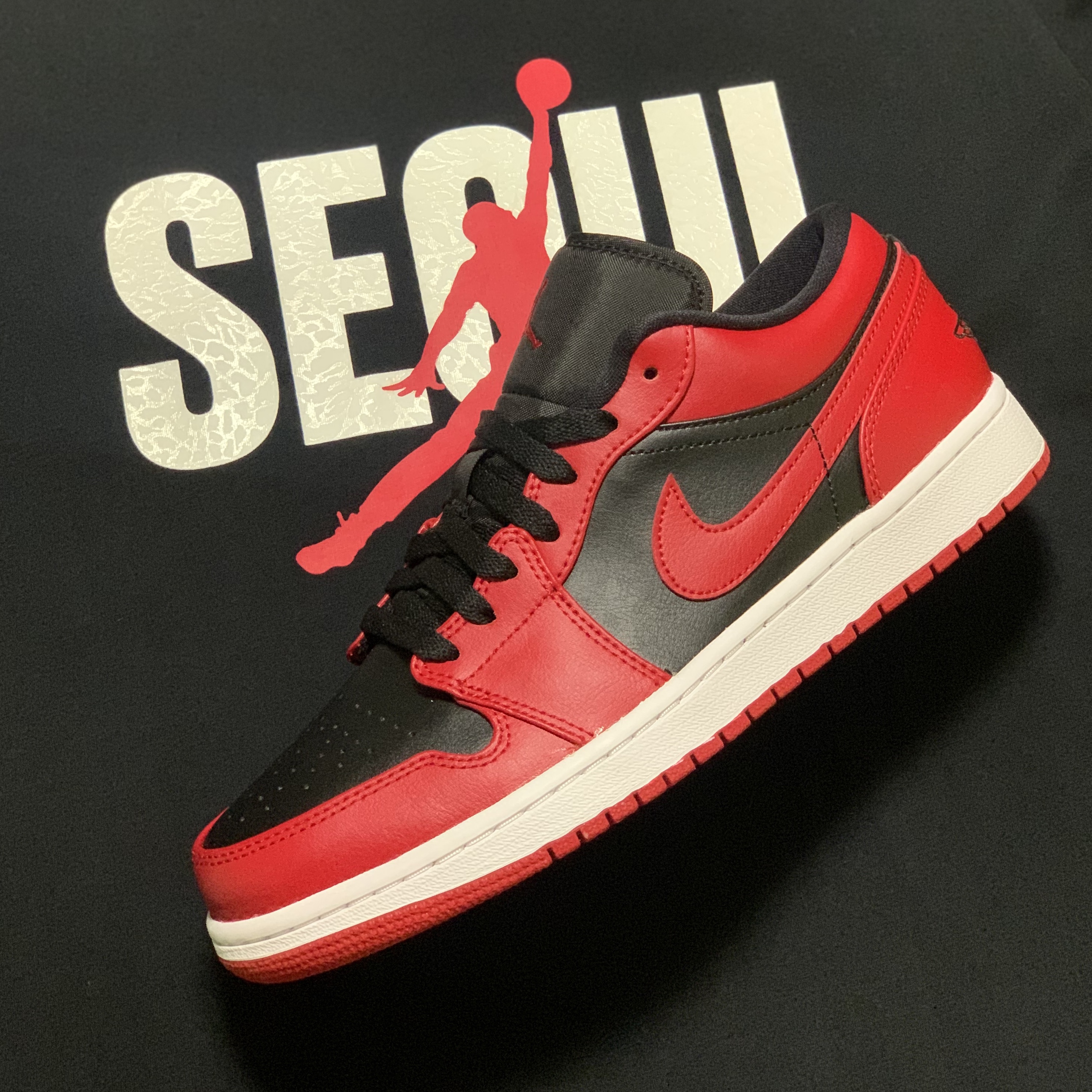 Jordan 1 Low Varsity Red 착용 스타일