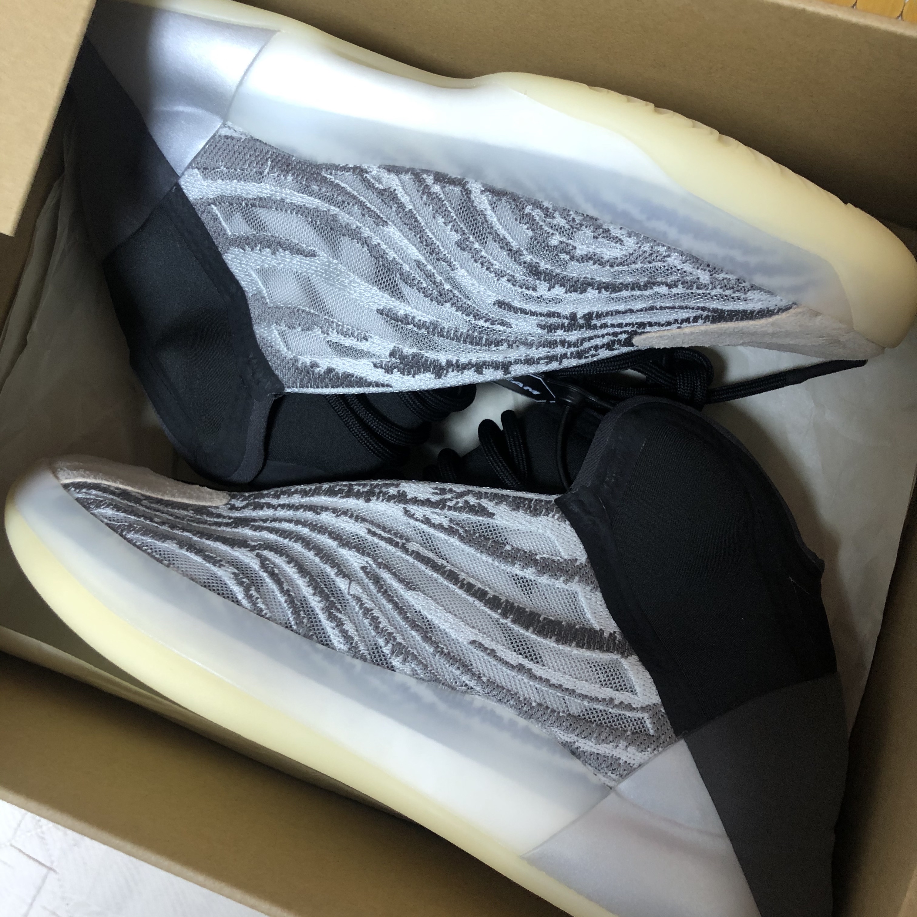 Adidas Yeezy QNTM Lifestyle, (Kids) Adidas Yeezy QNTM Lifestyle 착용 스타일