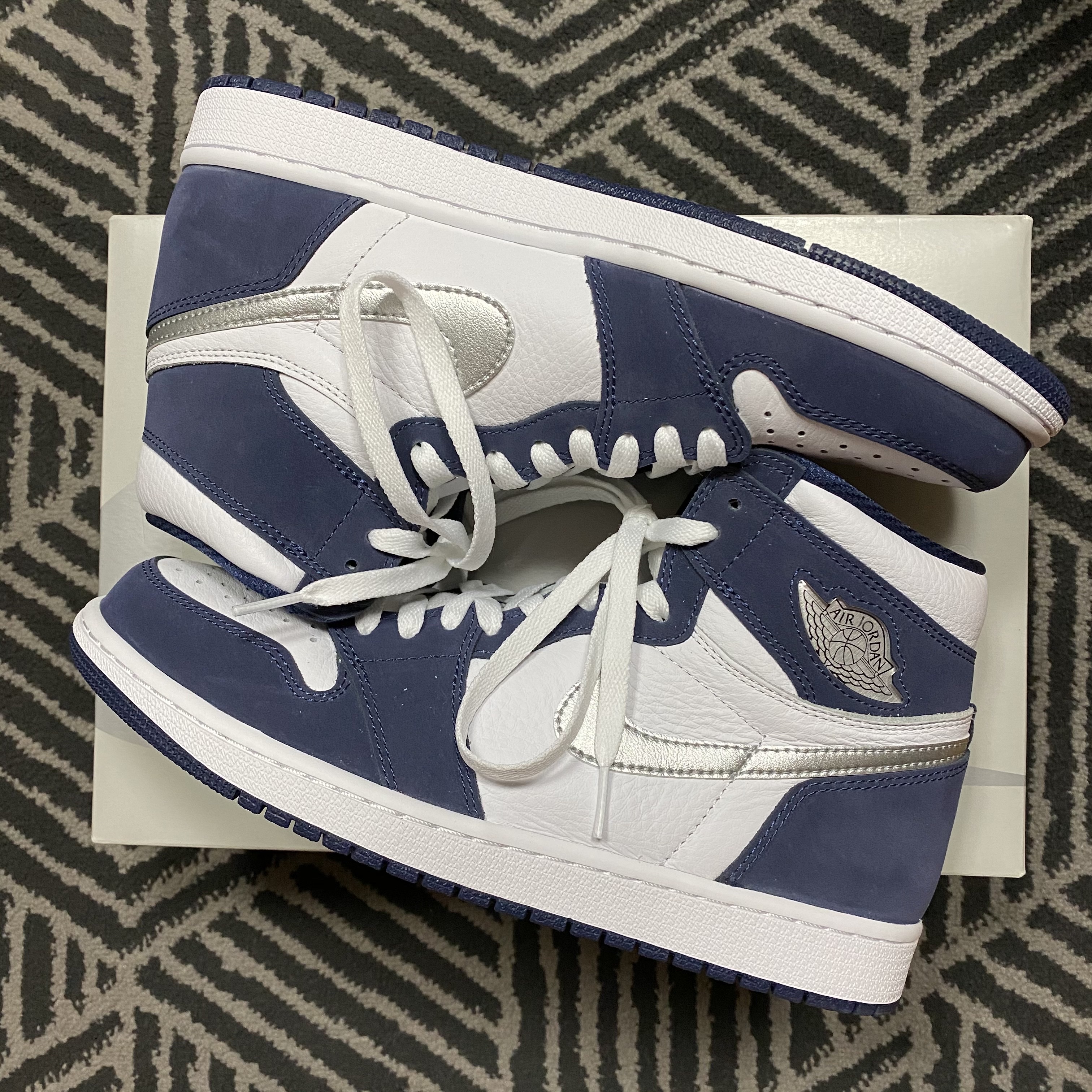 Jordan 1 Retro High OG CO.JP Midnight Navy 착용 스타일 - 3