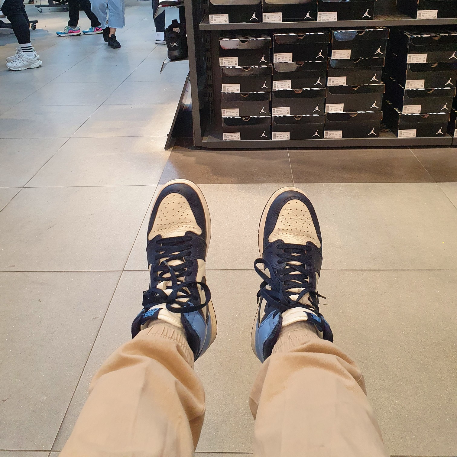 Jordan 1 Retro High Obsidian UNC 착용 스타일