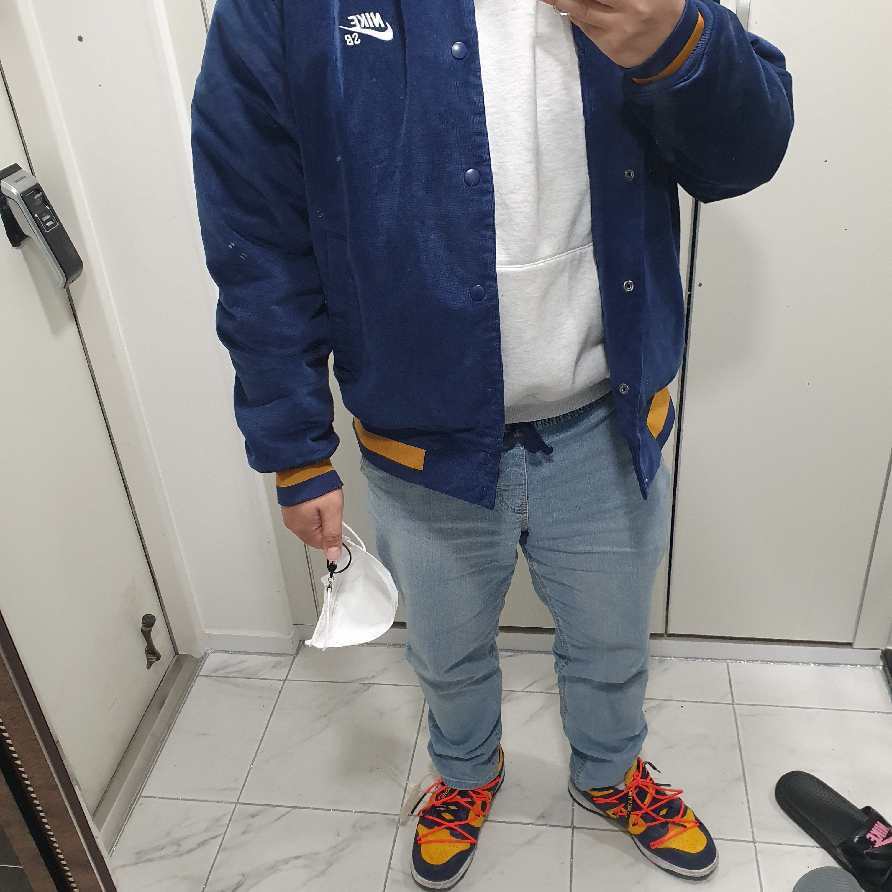 Nike x Off-White Dunk Low University Gold Midnight Navy 착용 스타일