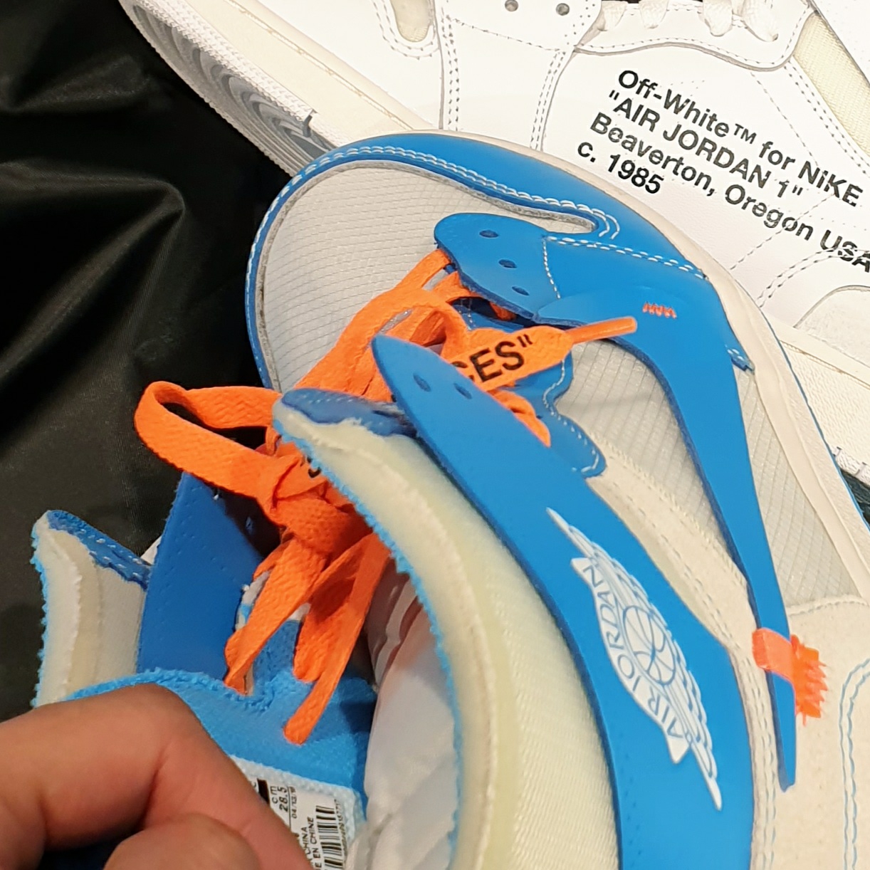 Jordan 1 x Off-White Retro High University Blue, Jordan 1 x Off-White Retro High White 착용 스타일