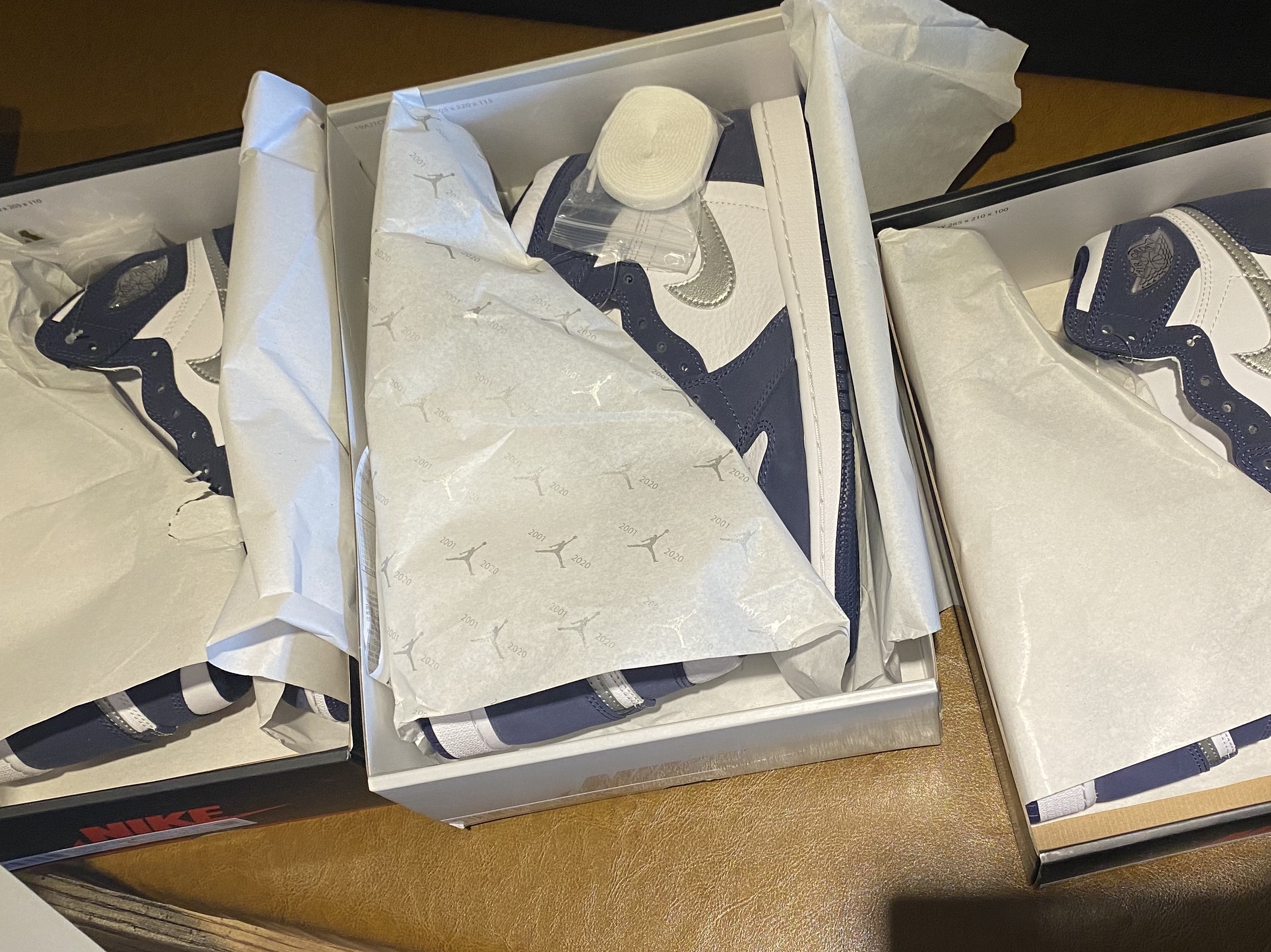 Jordan 1 Mid White Shadow, Jordan 1 Retro High OG CO.JP Midnight Navy 착용 스타일 - 2