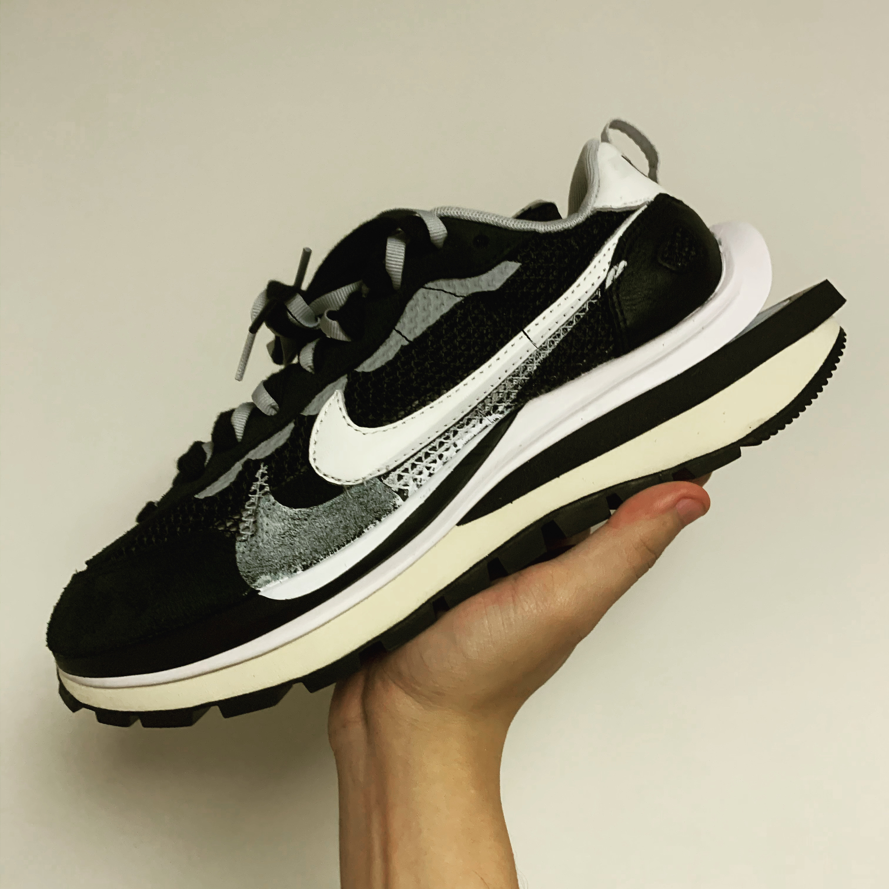 Nike x Sacai VaporWaffle Black White 착용 스타일