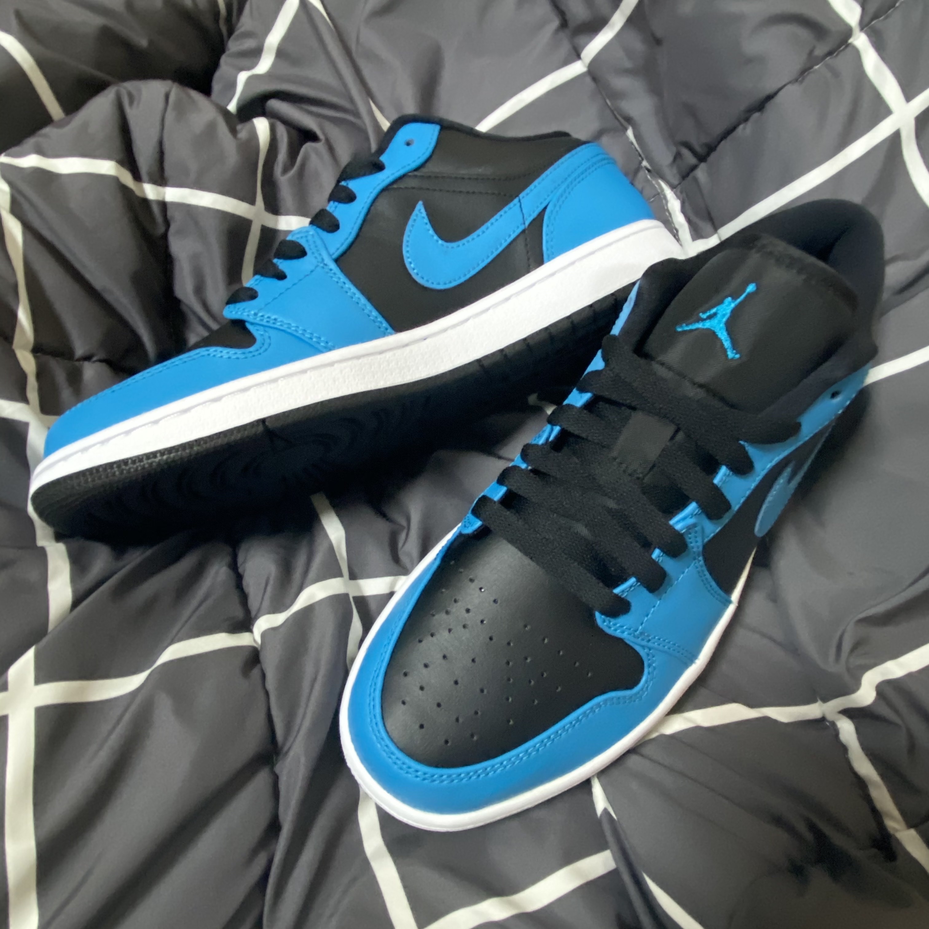 Jordan 1 Low Laser Blue 착용 스타일 - 2