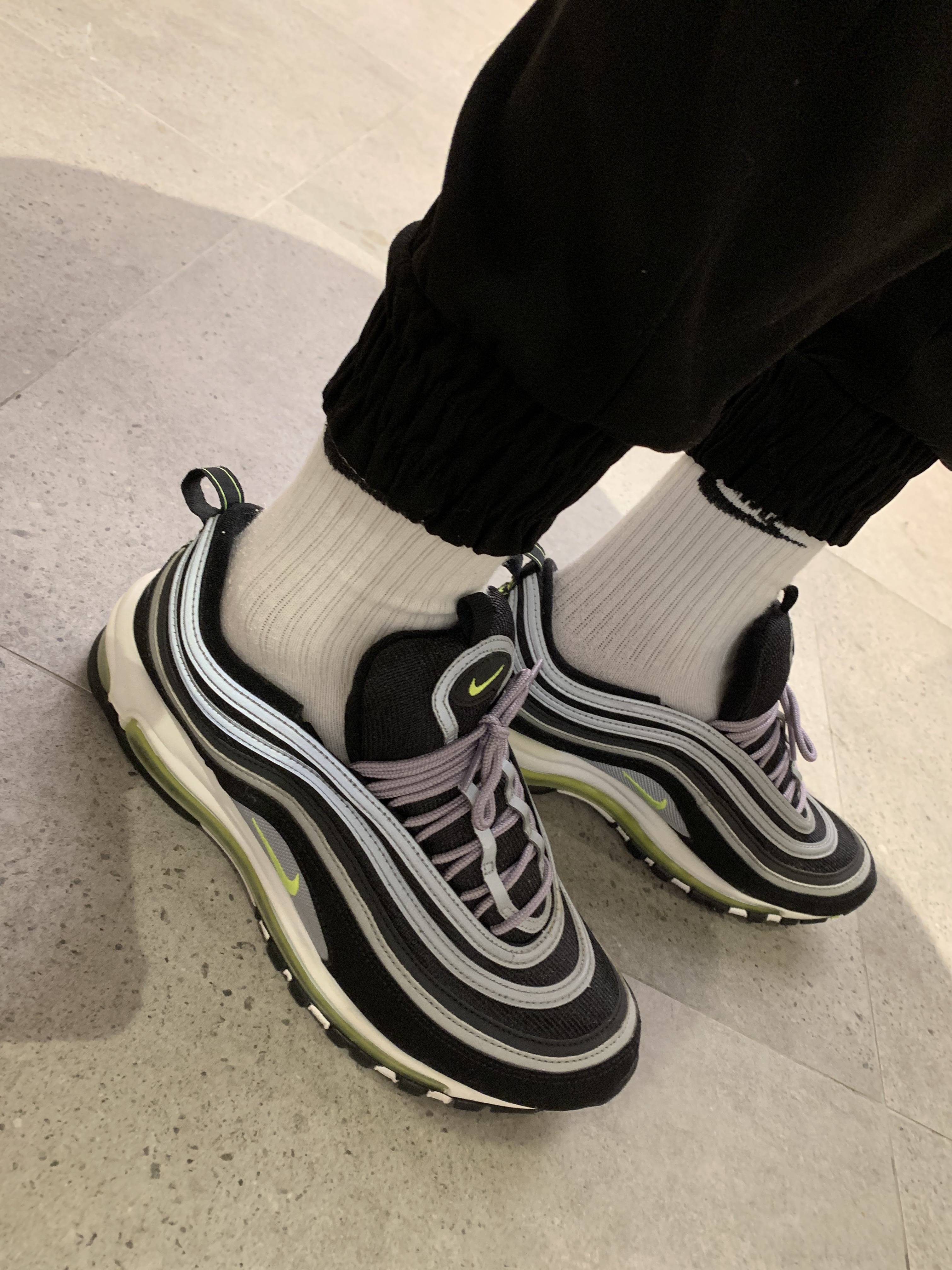 Nike Air Max 97 OG Black Volt Asia 착용 스타일 - 4