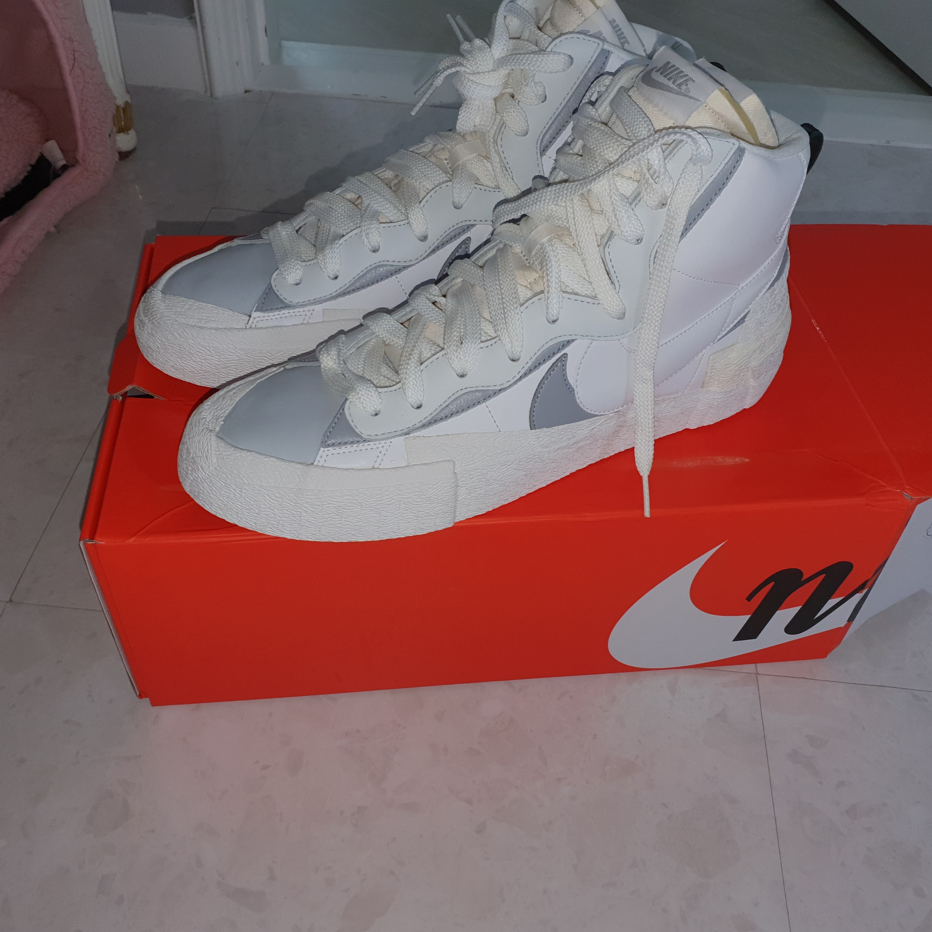 Nike x Sacai Blazer Mid White Grey 착용 스타일 - 2