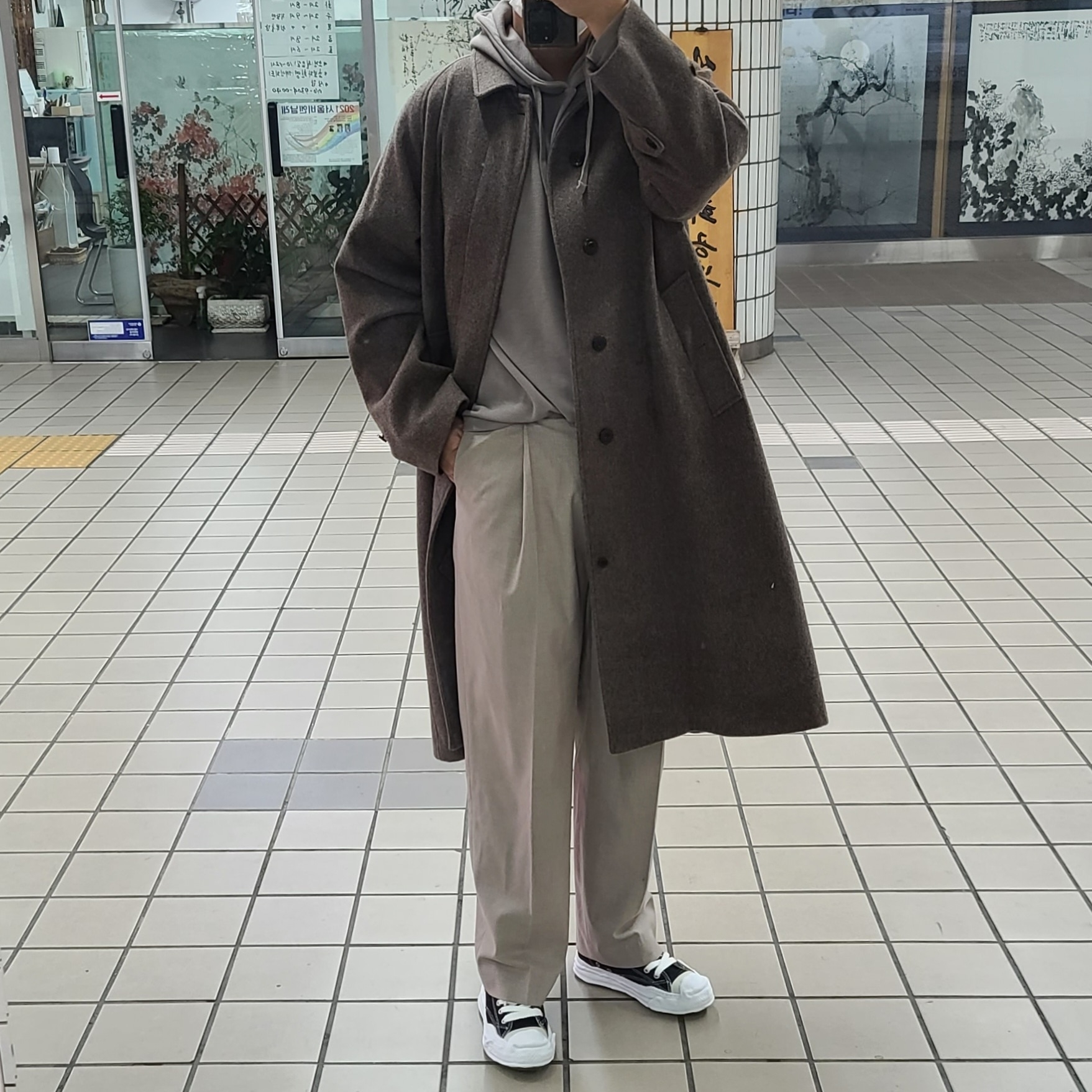 Maison Mihara Yasuhiro Hank OG Sole Canvas Low-top Sneakers Black 착용 스타일