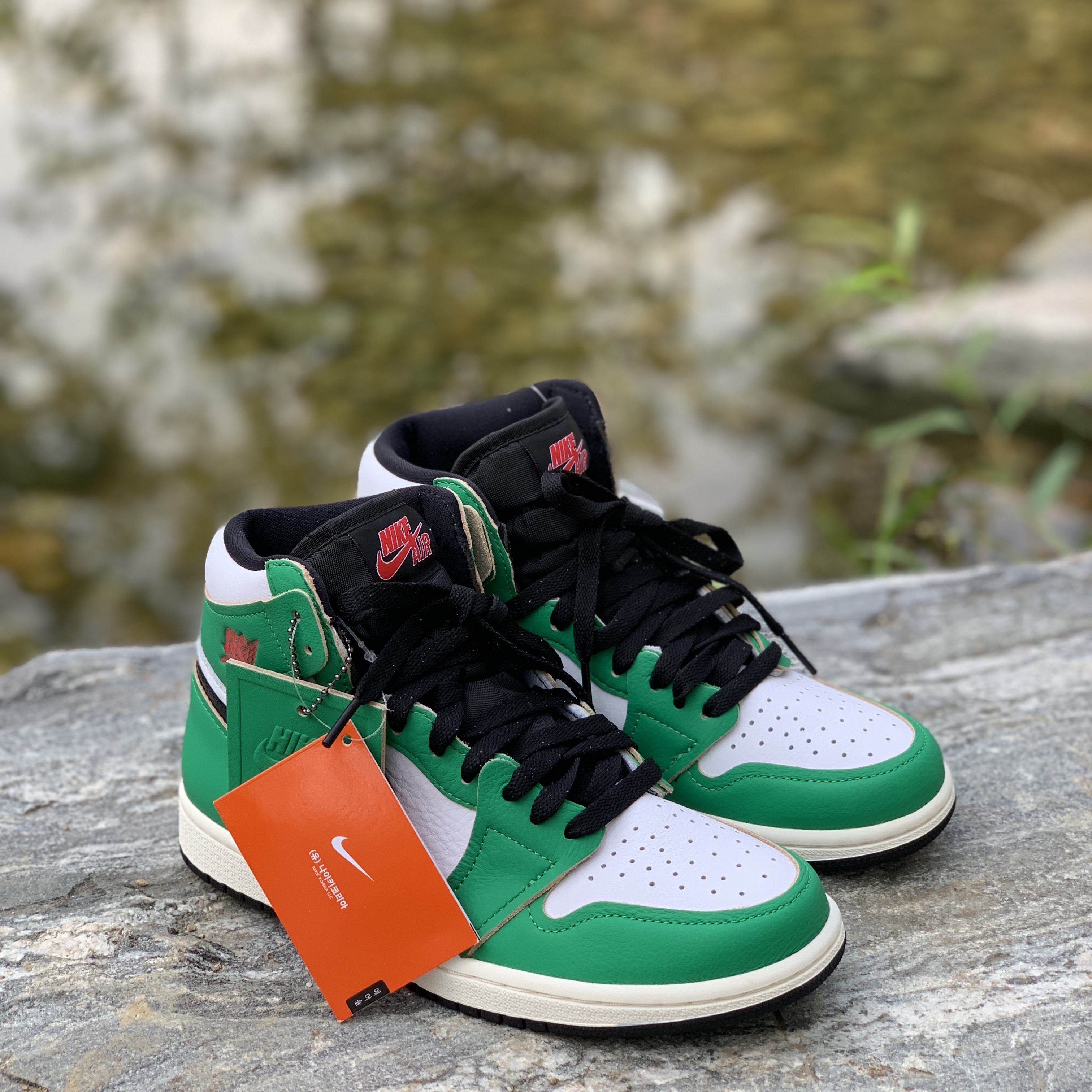 (W) Jordan 1 Retro High OG Lucky Green 착용 스타일 - 2