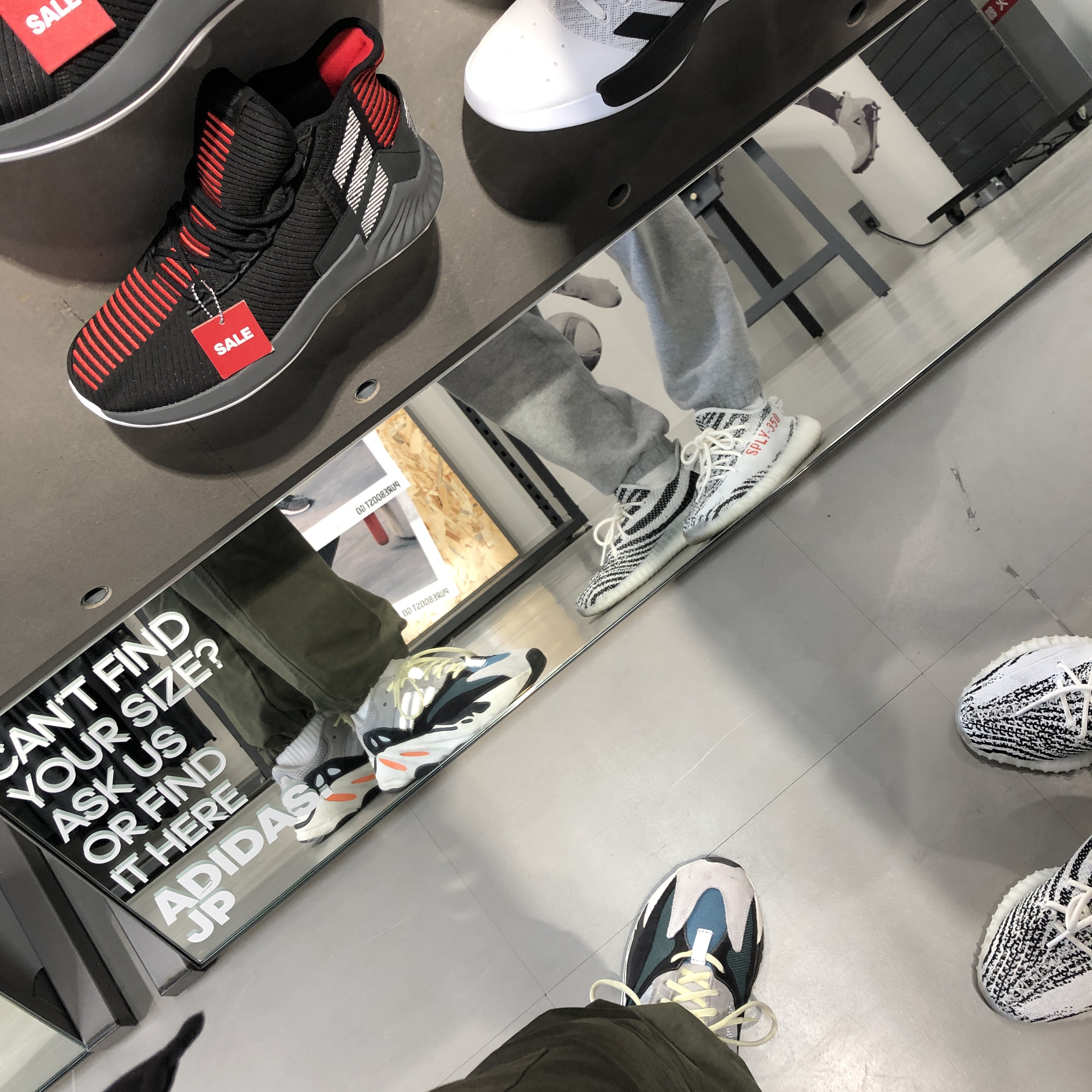 Adidas Yeezy Boost 700 Wave Runner Solid Grey 2017/2019, Adidas Yeezy Boost 350 V2 Zebra 2017/2019/2020 착용 스타일