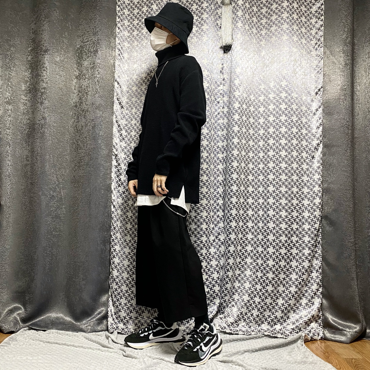Nike x Sacai VaporWaffle Black White 착용 스타일