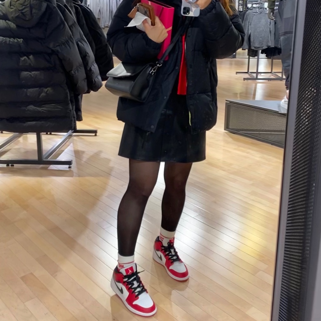 (GS) Jordan 1 Mid White Gym Red Black 착용 스타일