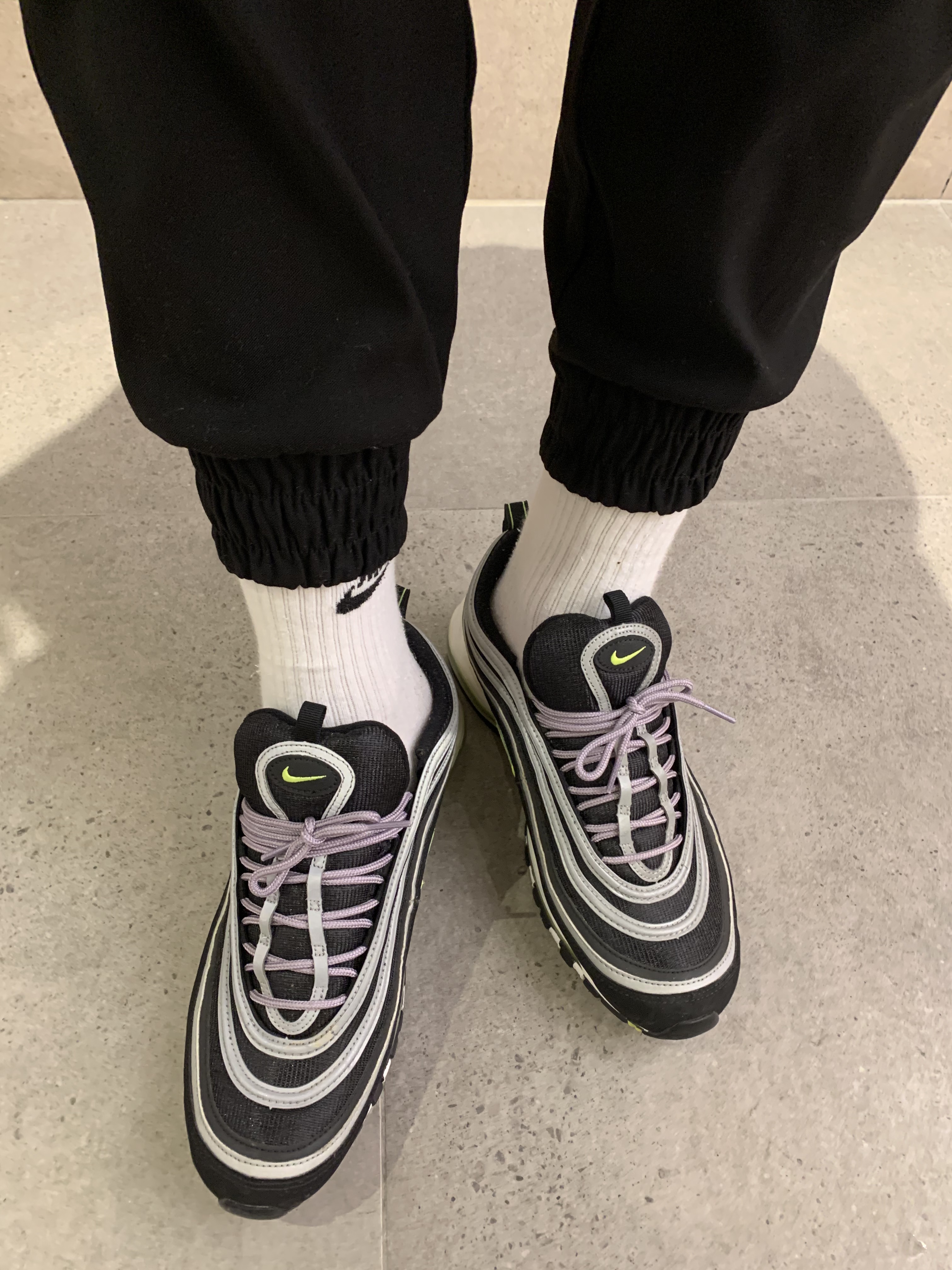Nike Air Max 97 OG Black Volt Asia 착용 스타일 - 2