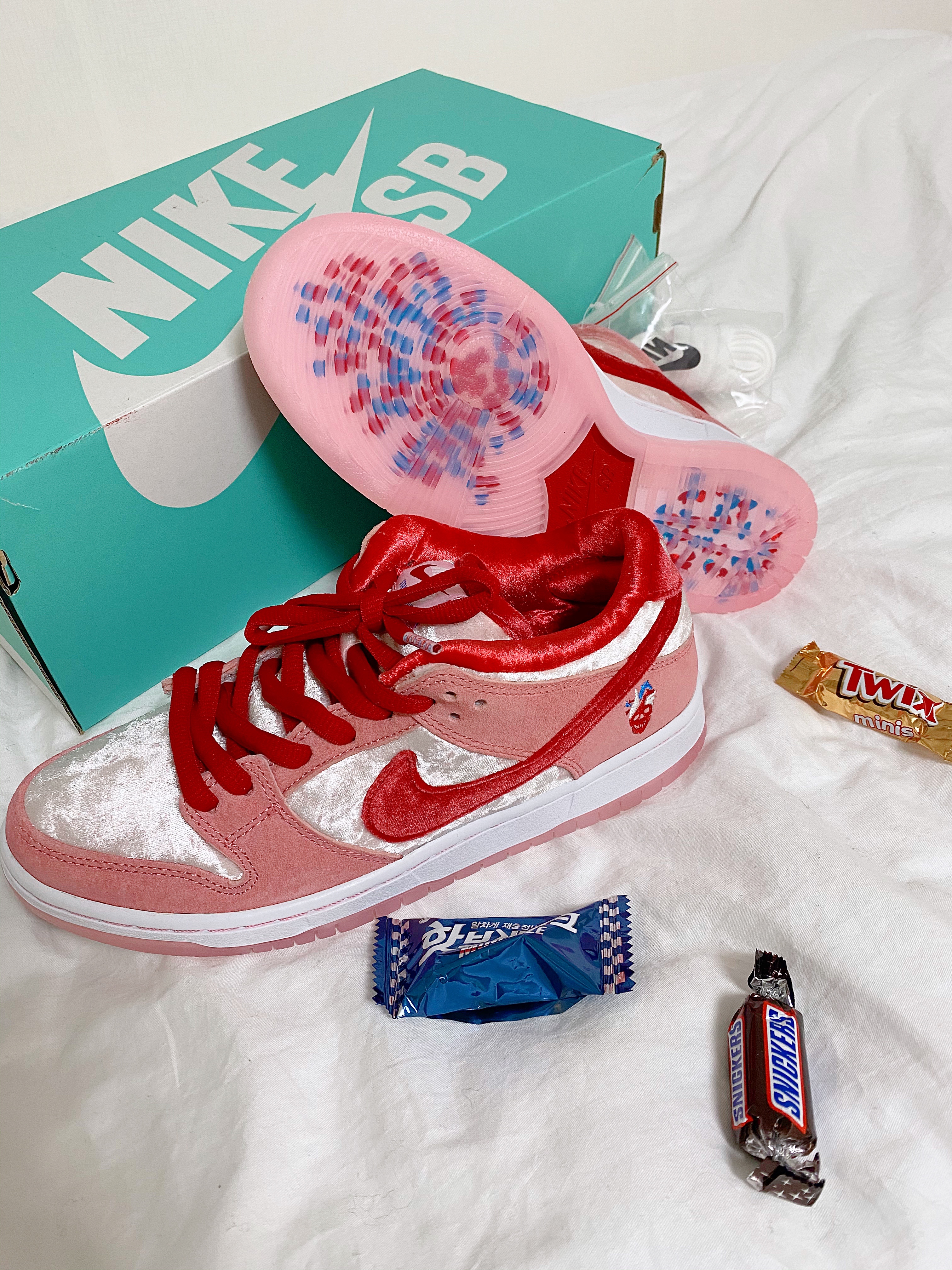 Nike x StrangeLove SB Dunk Low Pink (Regular Box) 착용 스타일