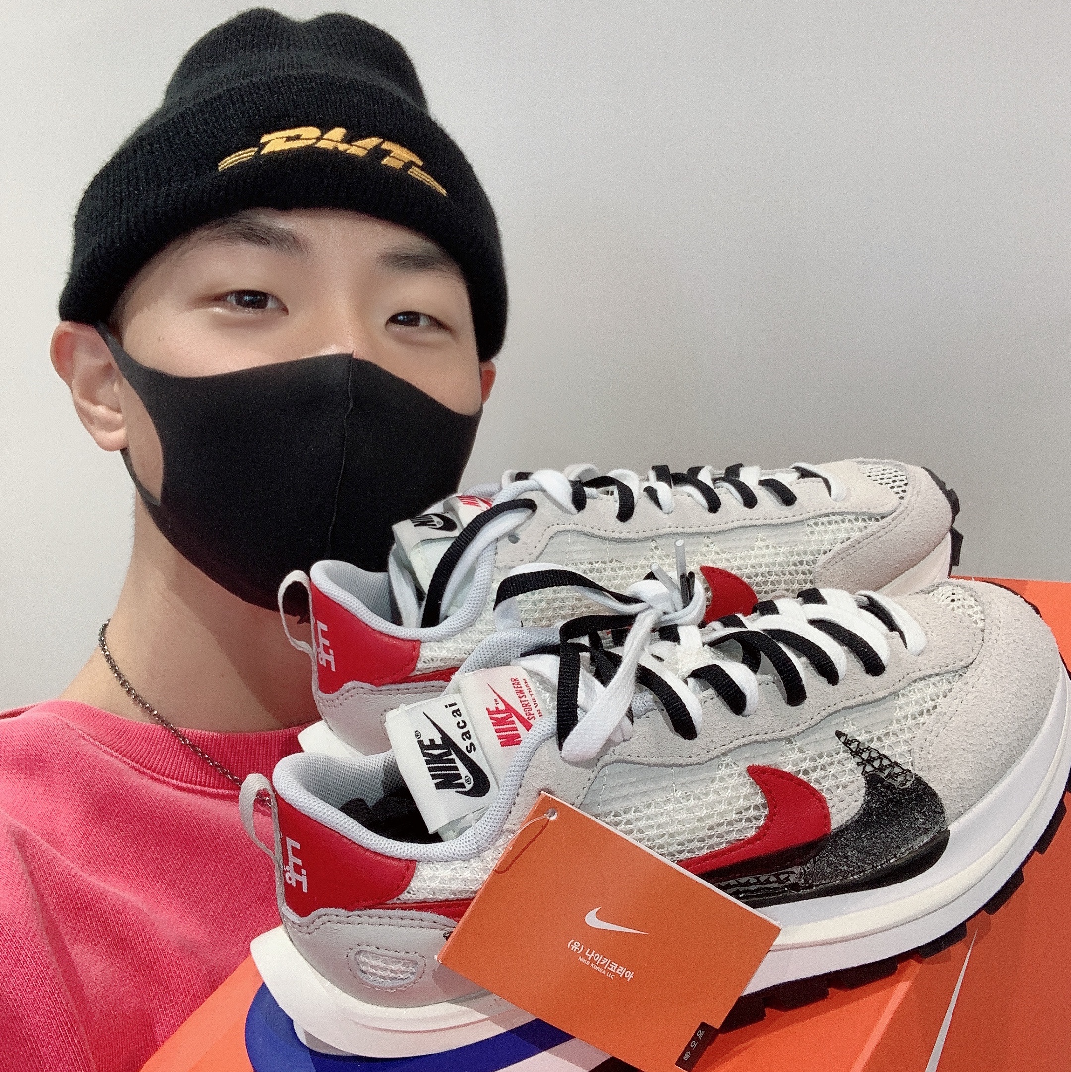 Nike x Sacai VaporWaffle Royal Fuchsia 착용 스타일