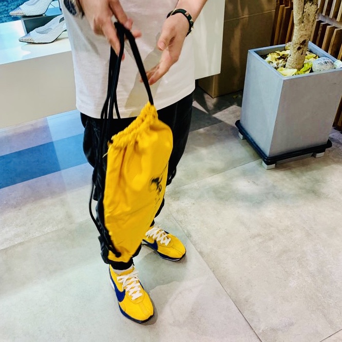 Nike Moon Racer Yellow Ochre Gym Blue 착용 스타일 - 3