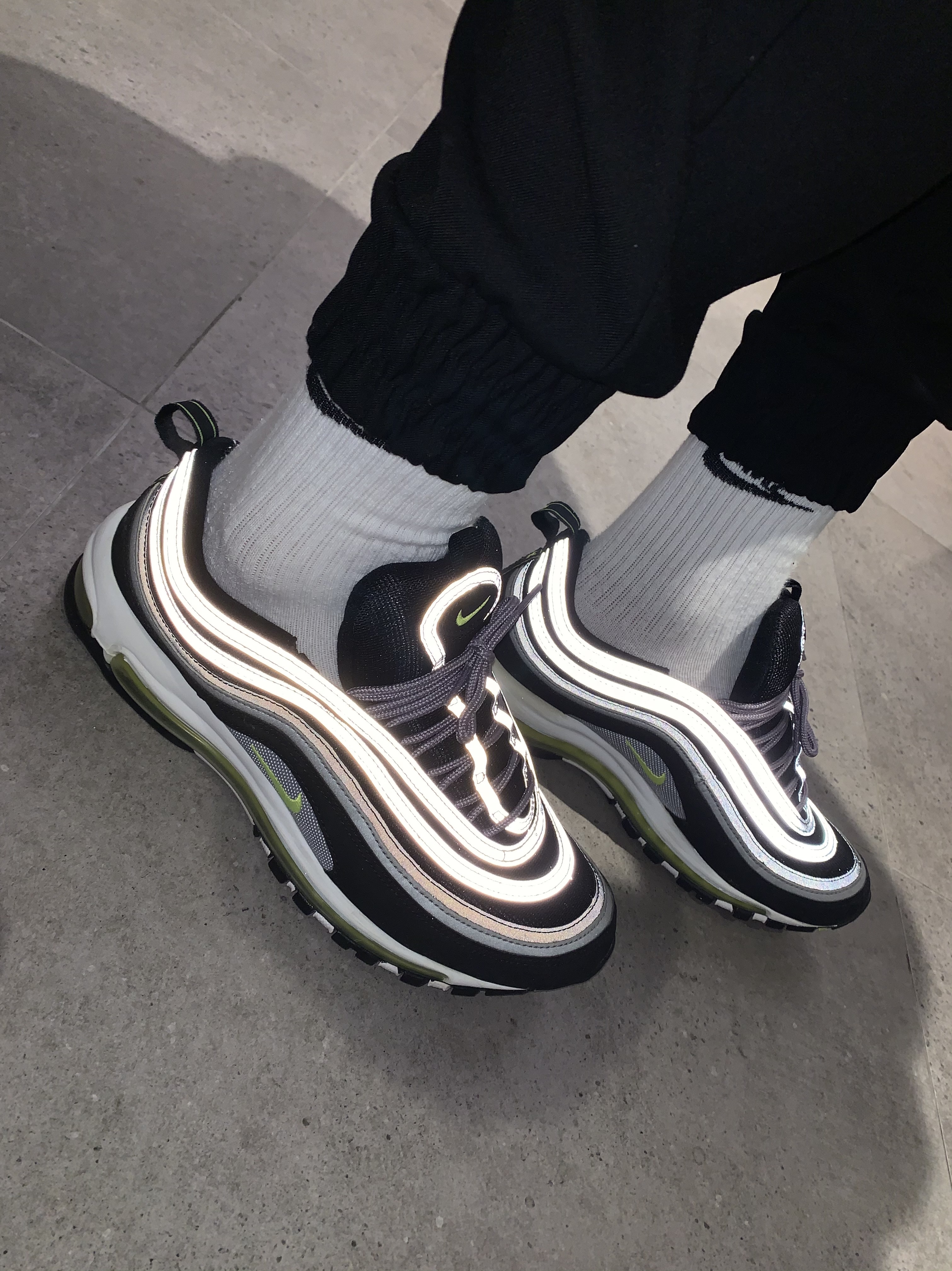 Nike Air Max 97 OG Black Volt Asia 착용 스타일 - 5