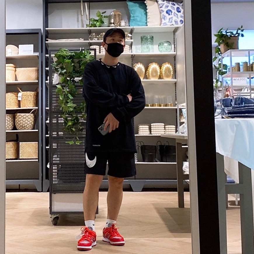 Nike x Off-White Dunk Low University Red, Nike x Stussy NRG BR LS Knit Top 착용 스타일