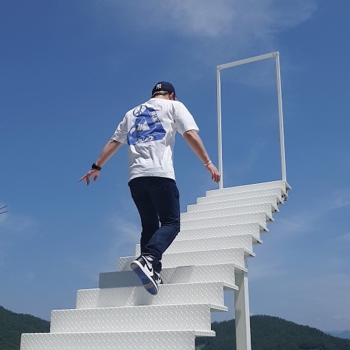 Jordan 1 Retro High OG Royal Toe 착용 스타일 - 1
