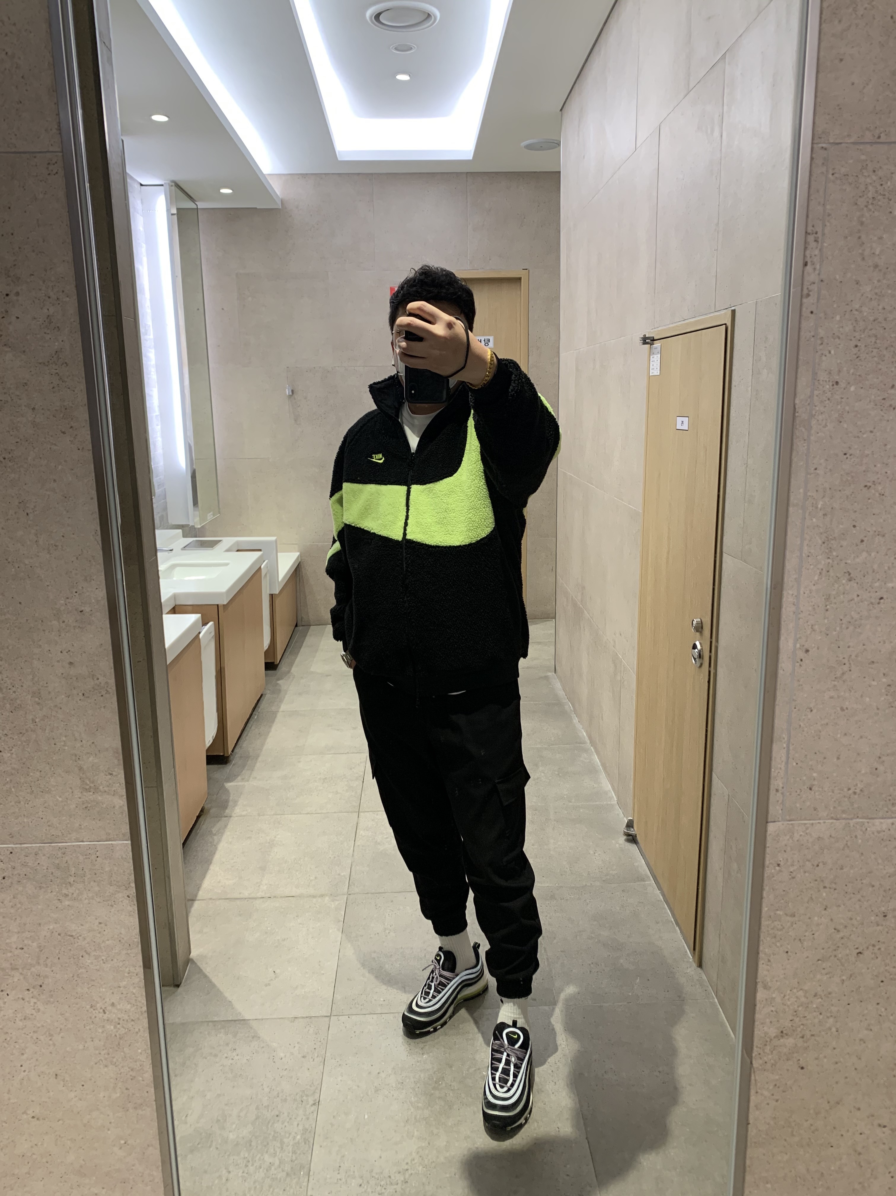 Nike Air Max 97 OG Black Volt Asia 착용 스타일 - 1