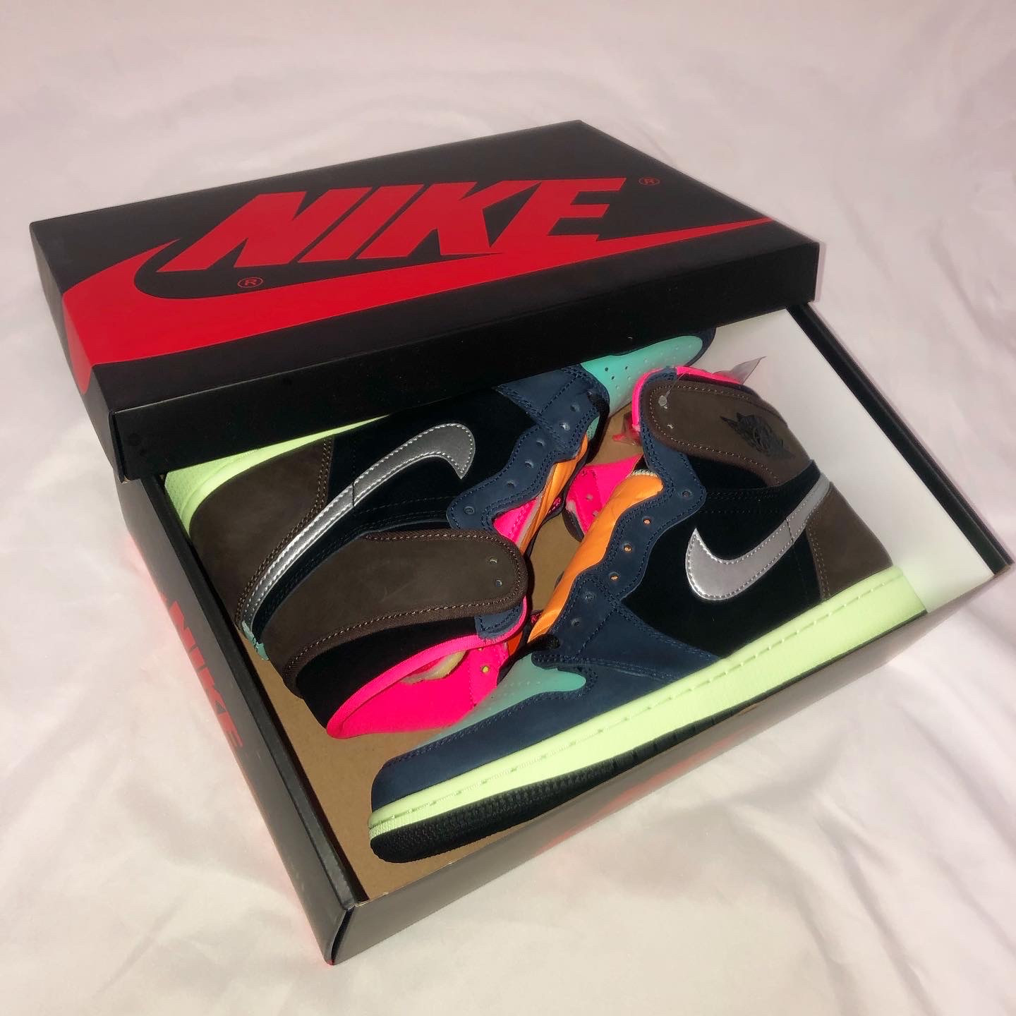 Jordan 1 Retro High OG CO.JP Midnight Navy, (W) Jordan 1 Retro High OG Lucky Green 착용 스타일 - 3