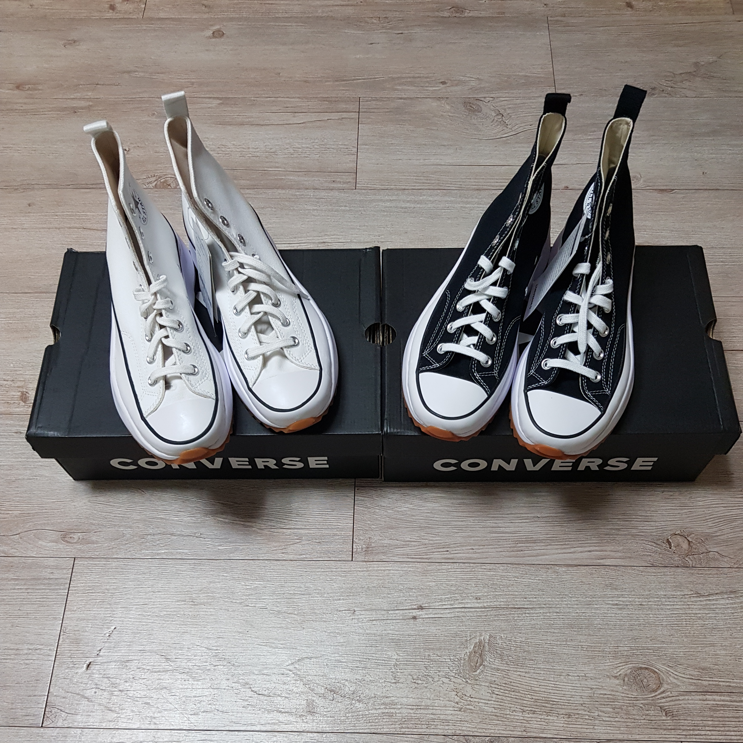 Converse Run Star Hike Hi Black White Gum, Converse Run Star Hike Hi White Black Gum 착용 스타일