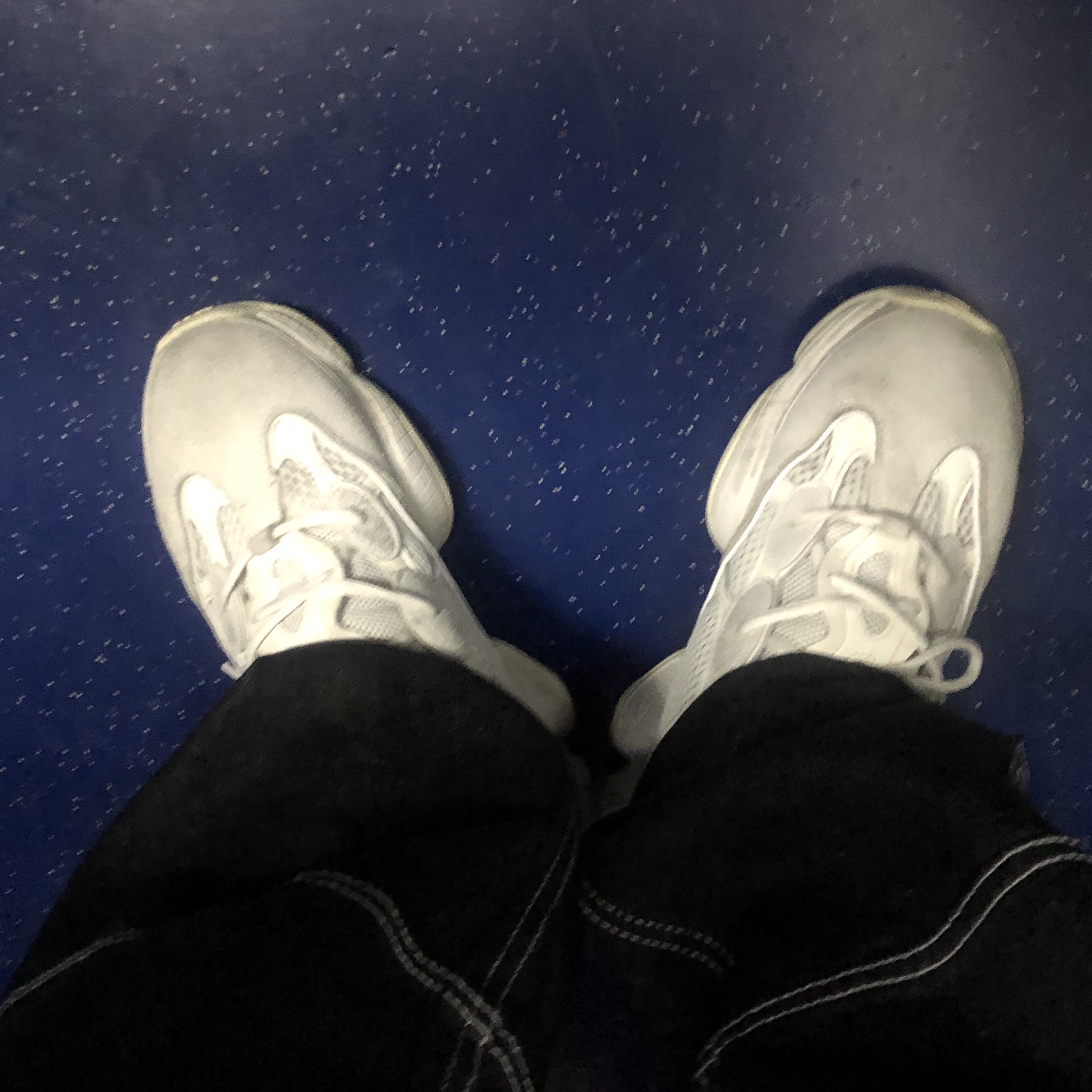 Adidas Yeezy 500 Bone White 착용 스타일