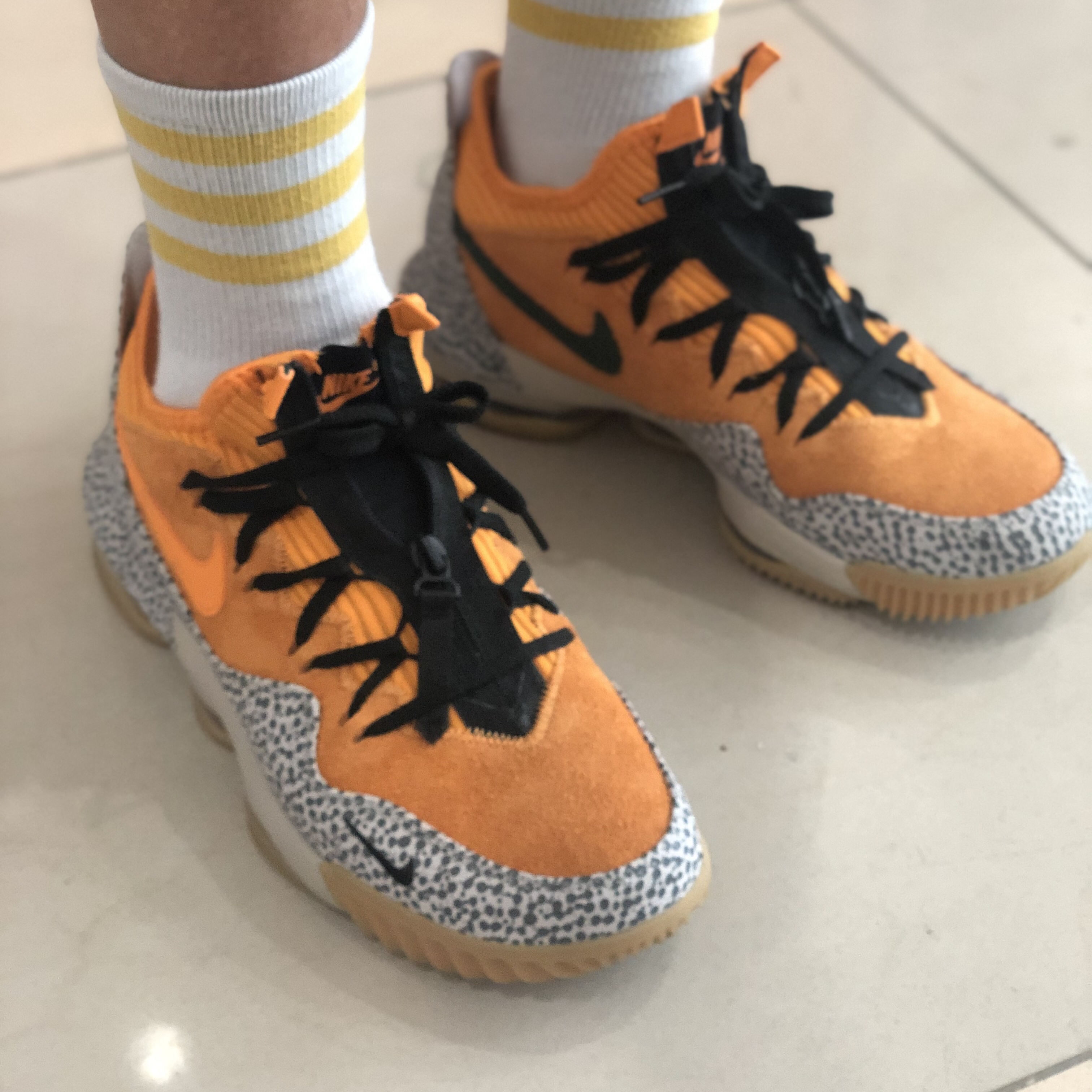 Nike x Atmos LeBron 16 Low Safari 착용 스타일
