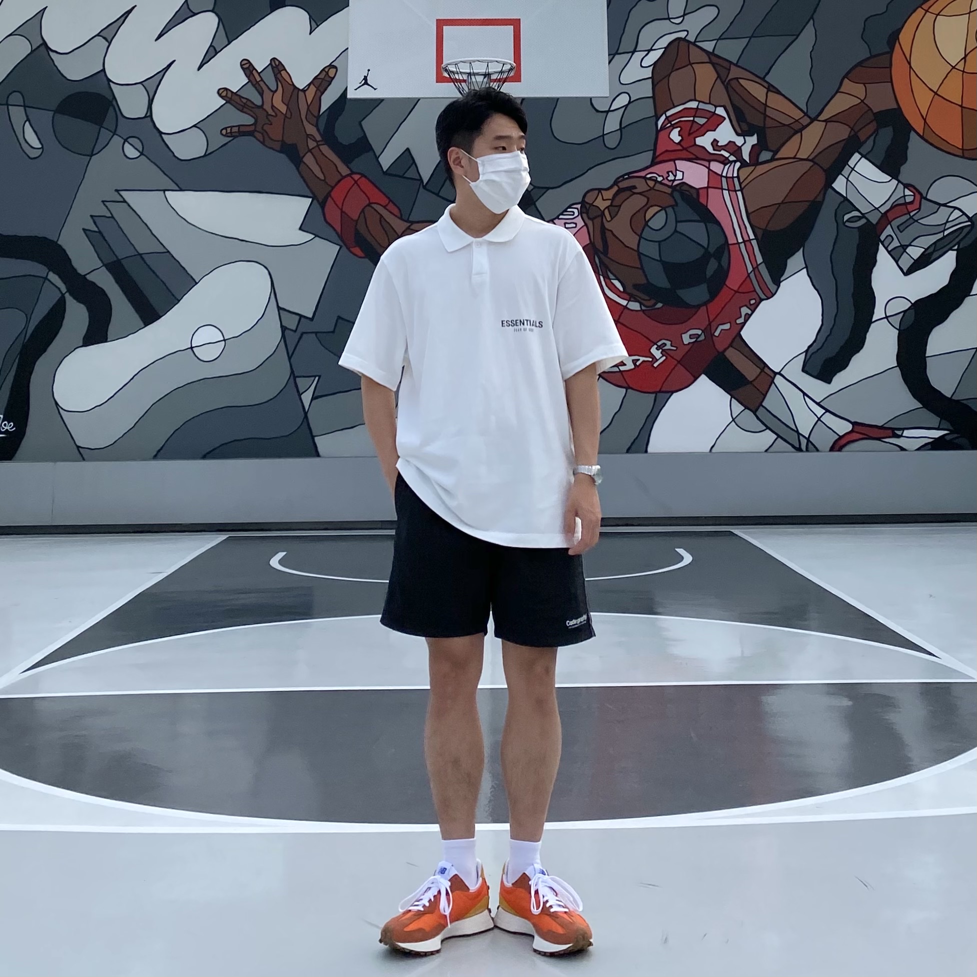 New Balance 327 Orange 착용 스타일 - 1
