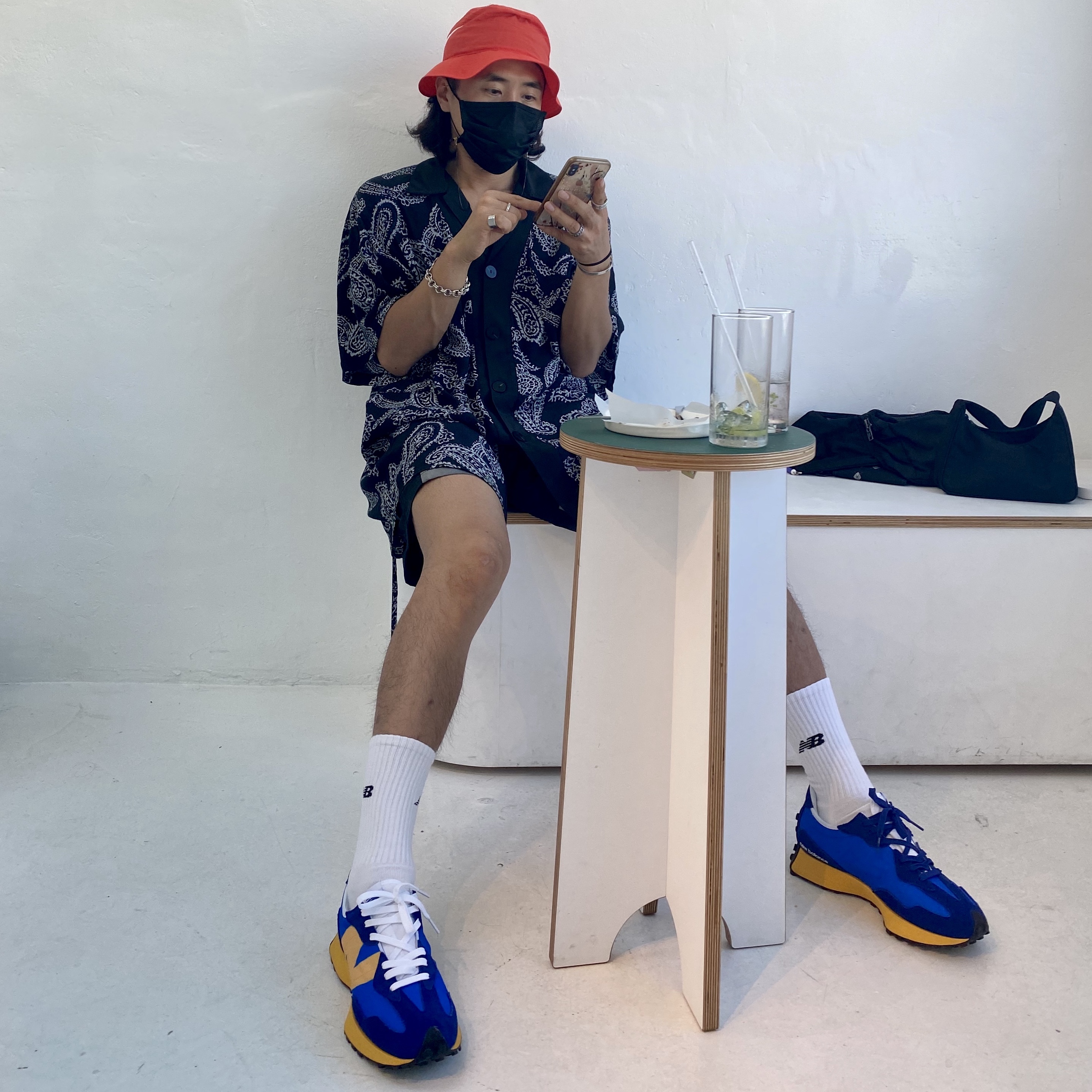New Balance 327 Blue 착용 스타일 - 2