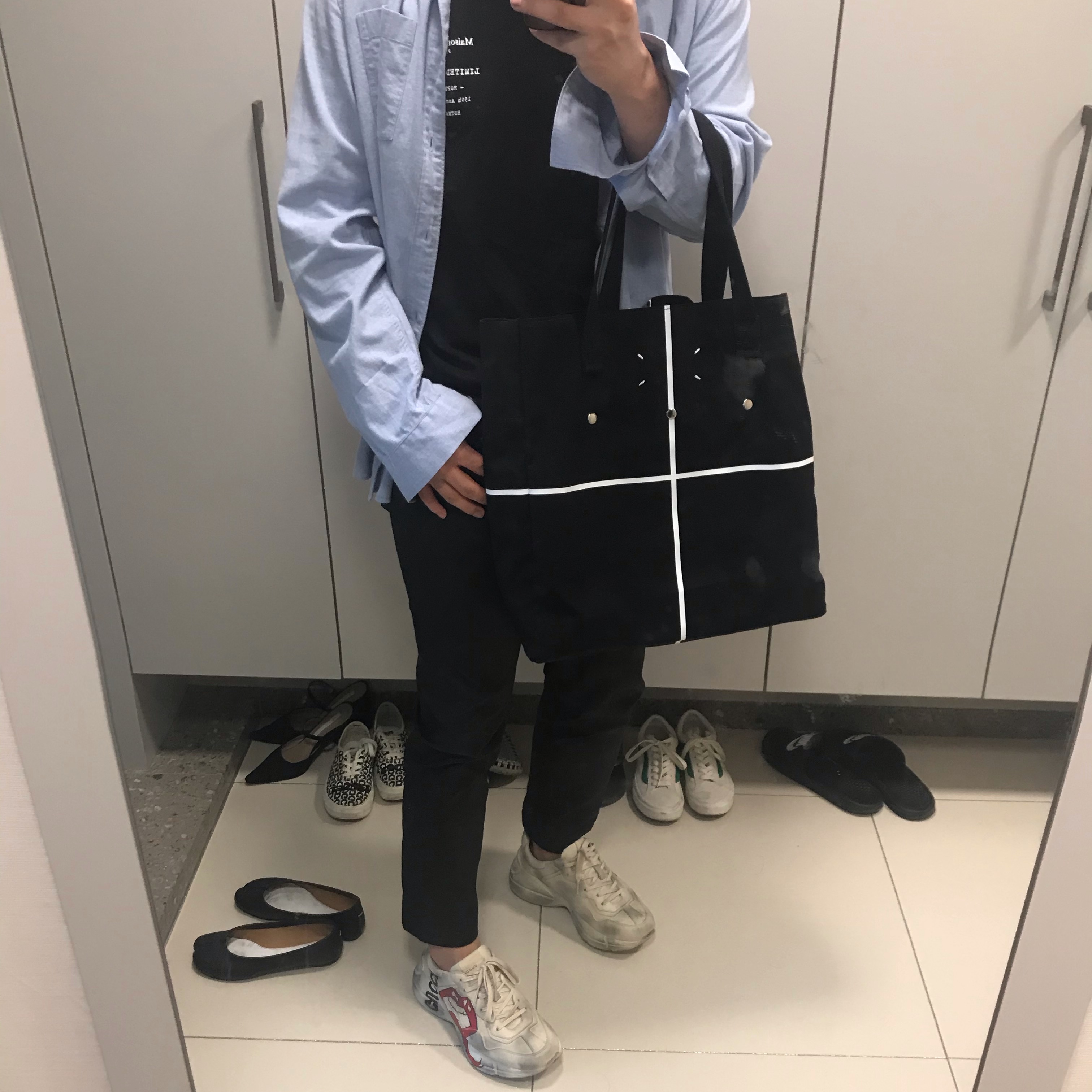 Gucci Rhyton Leather Sneakers Mouth, Vans Vault x CDG OG Authentic LX White Black 착용 스타일