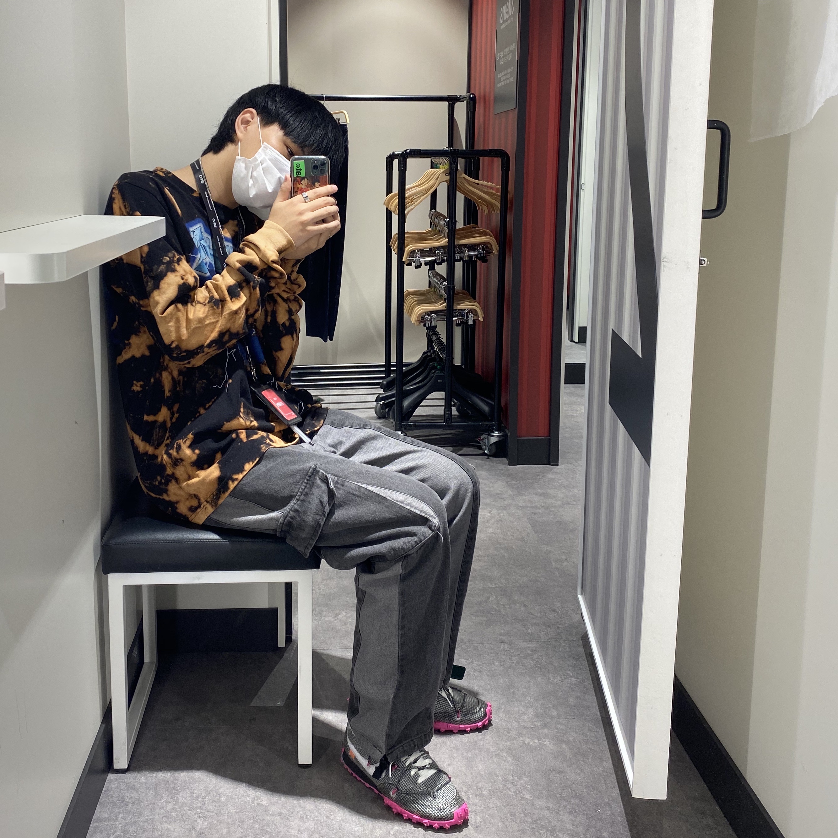 (W) Nike x Off-White Waffle Racer Black 착용 스타일