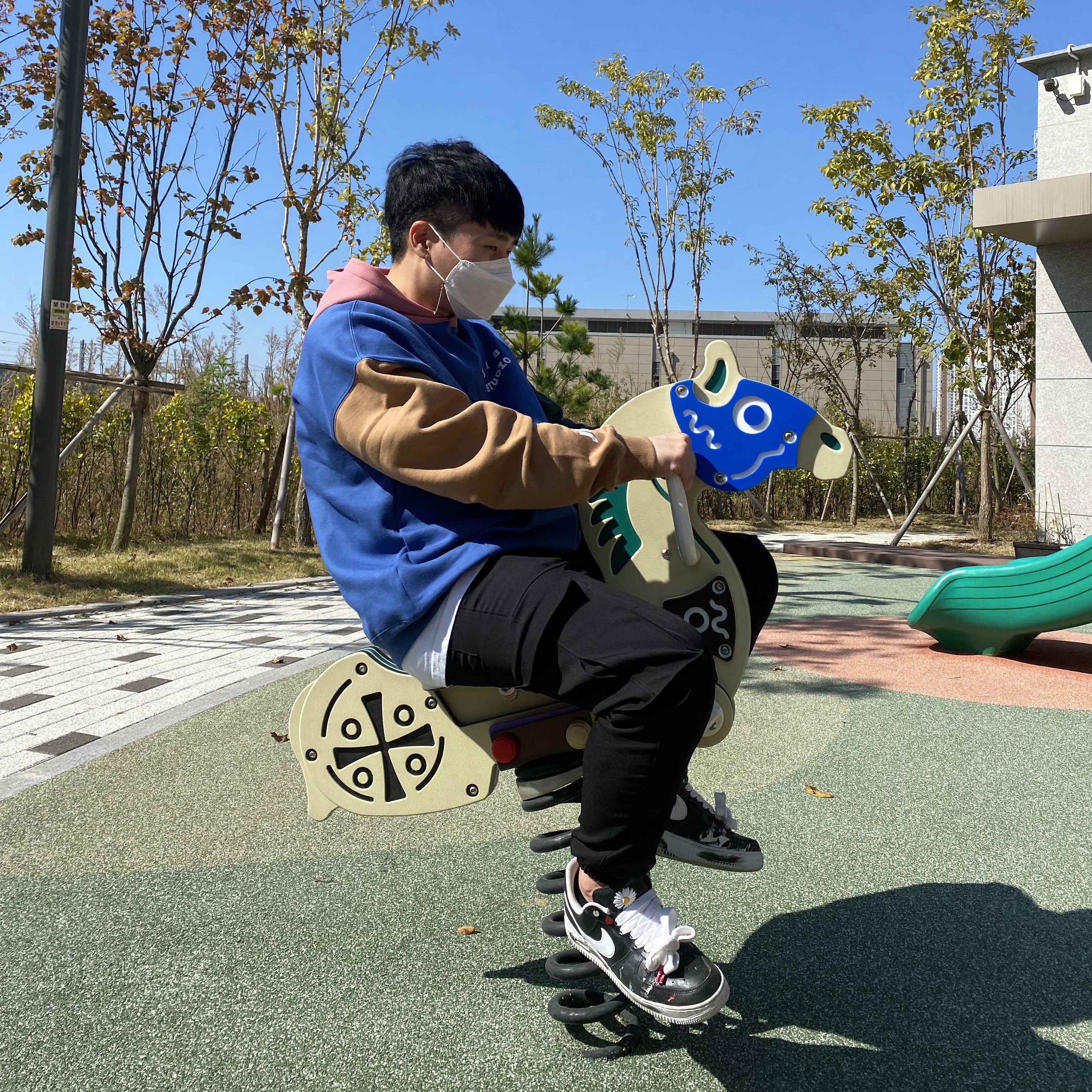 Nike x Peaceminusone Air Force 1 Low Para-Noise 착용 스타일