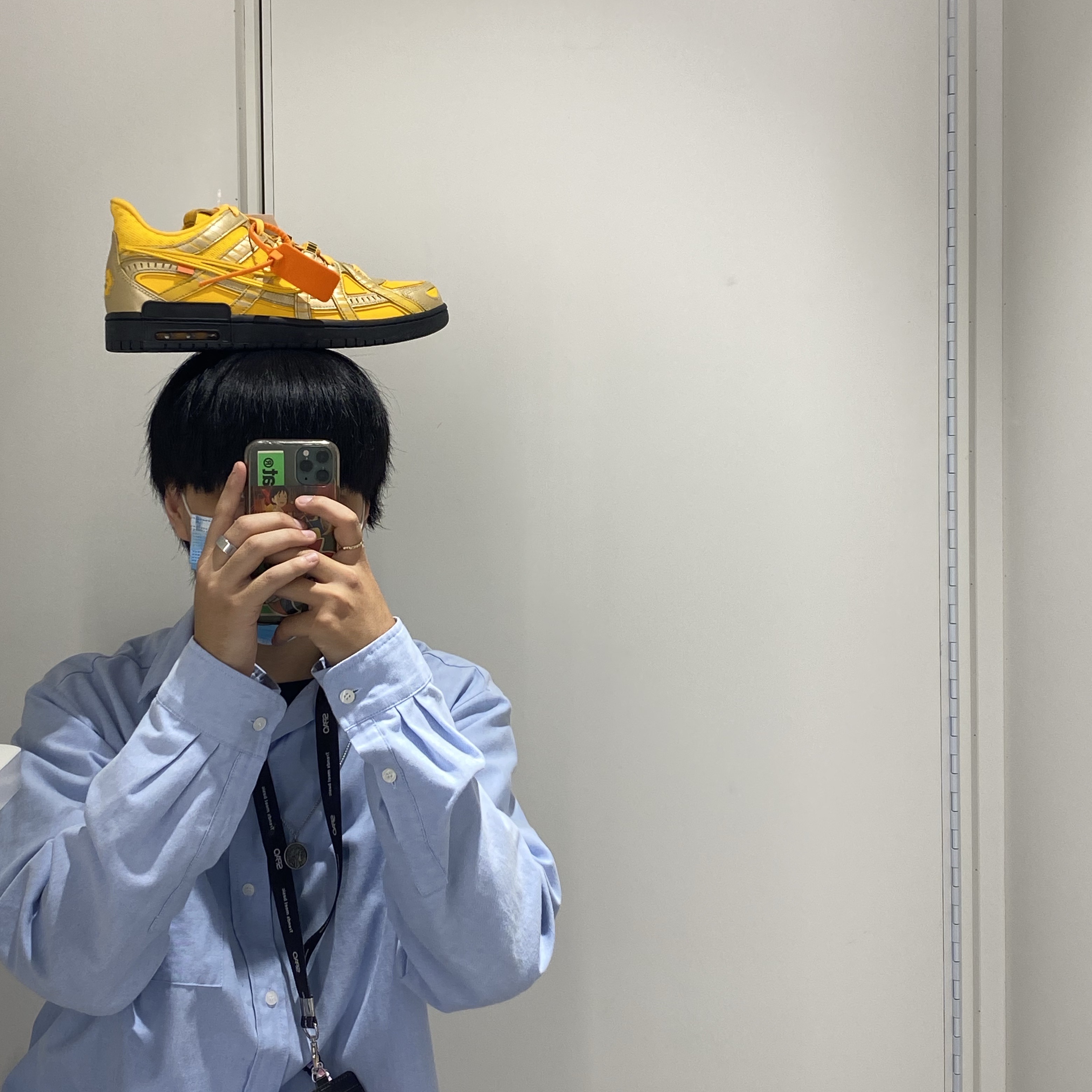 Nike x Off-White Air Rubber Dunk University Gold 착용 스타일
