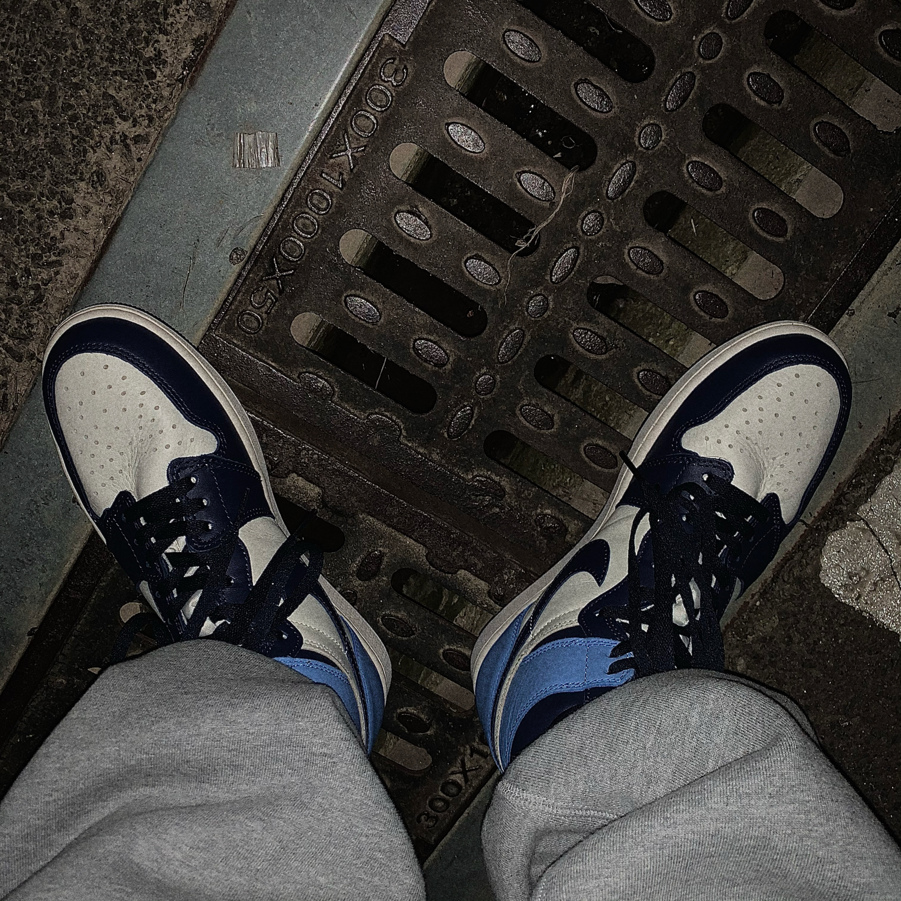 Jordan 1 Retro High Obsidian UNC 착용 스타일 - 2