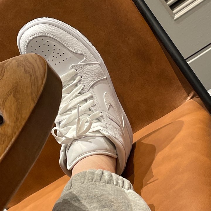 Jordan 1 Mid Triple White 착용 스타일