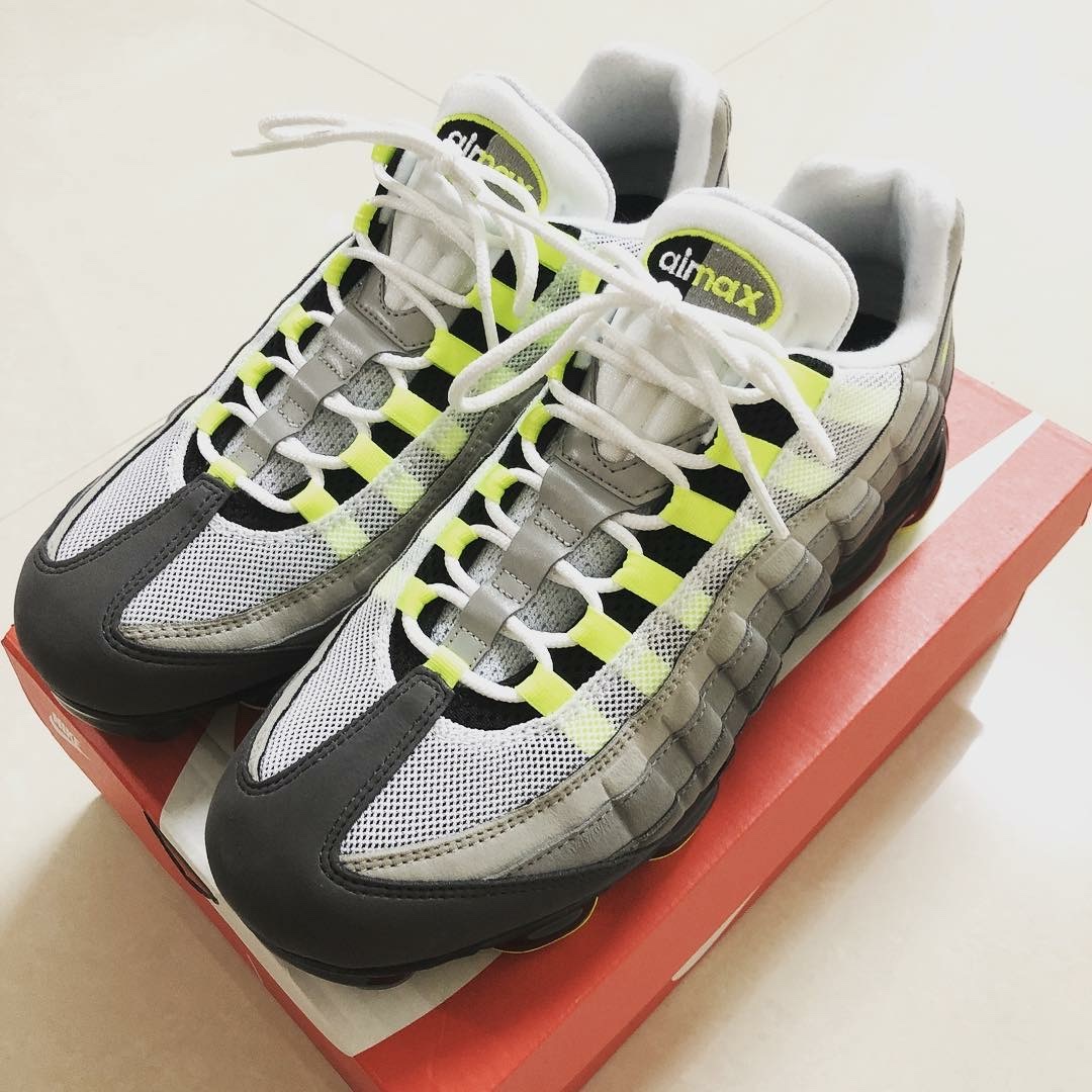 Nike Air VaporMax 95 Neon 착용 스타일