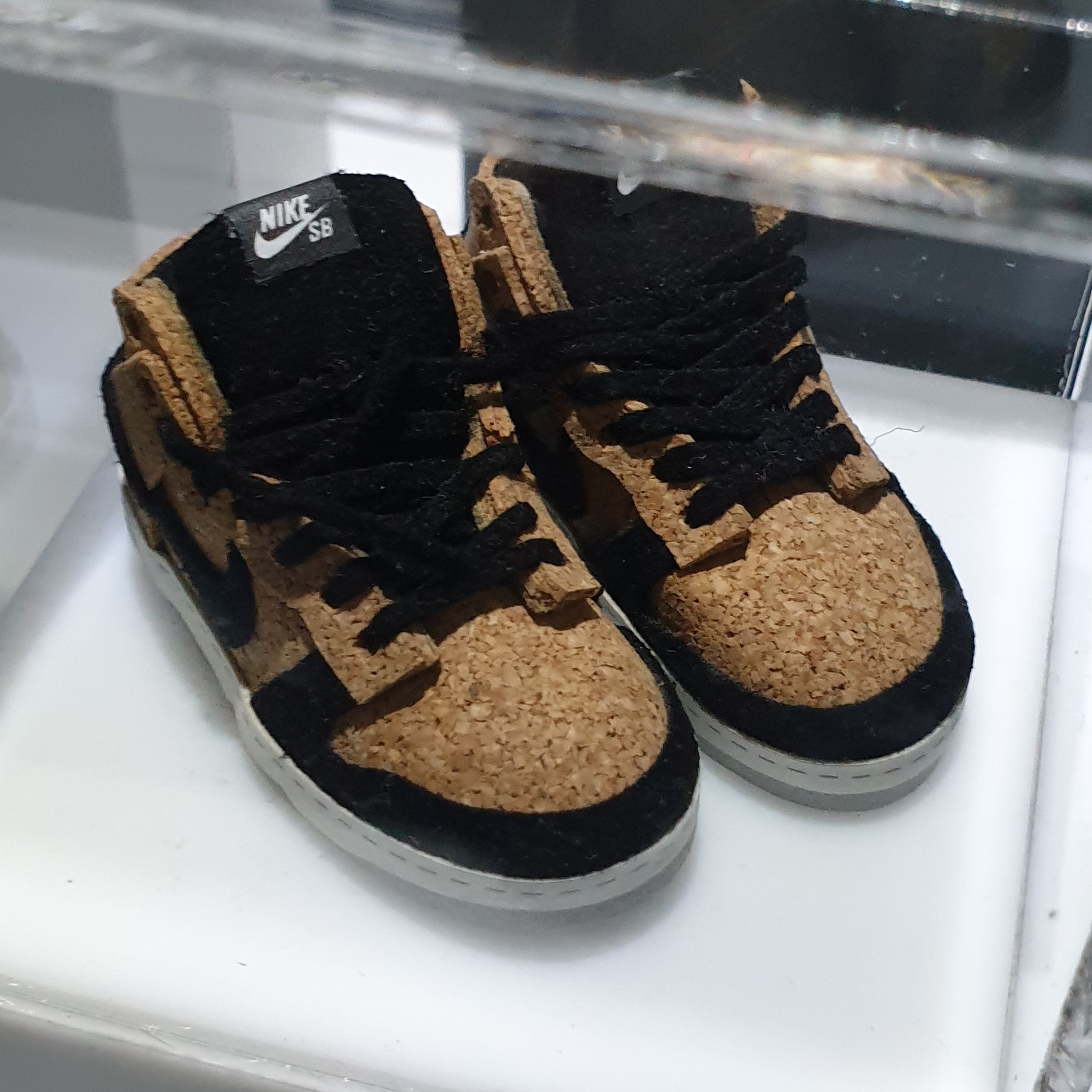 Nike SB Dunk High Premium Cork 착용 스타일