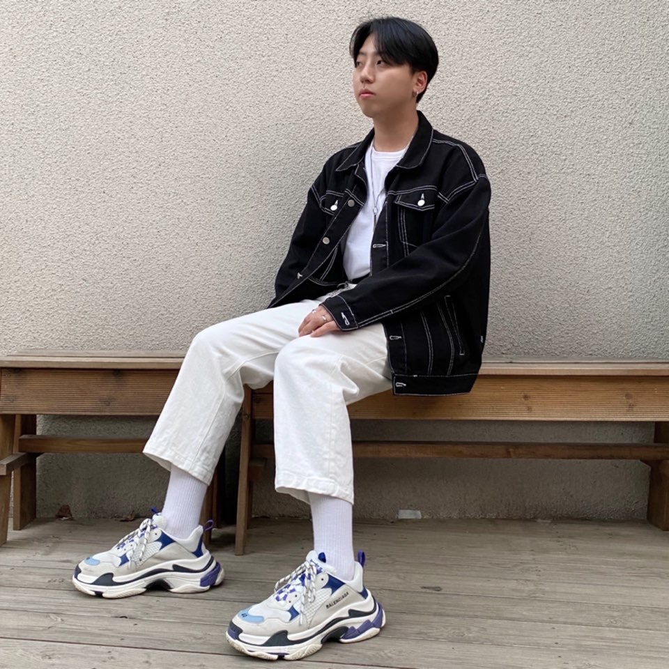(W) Balenciaga Triple S Trainer White Navy Purple 착용 스타일