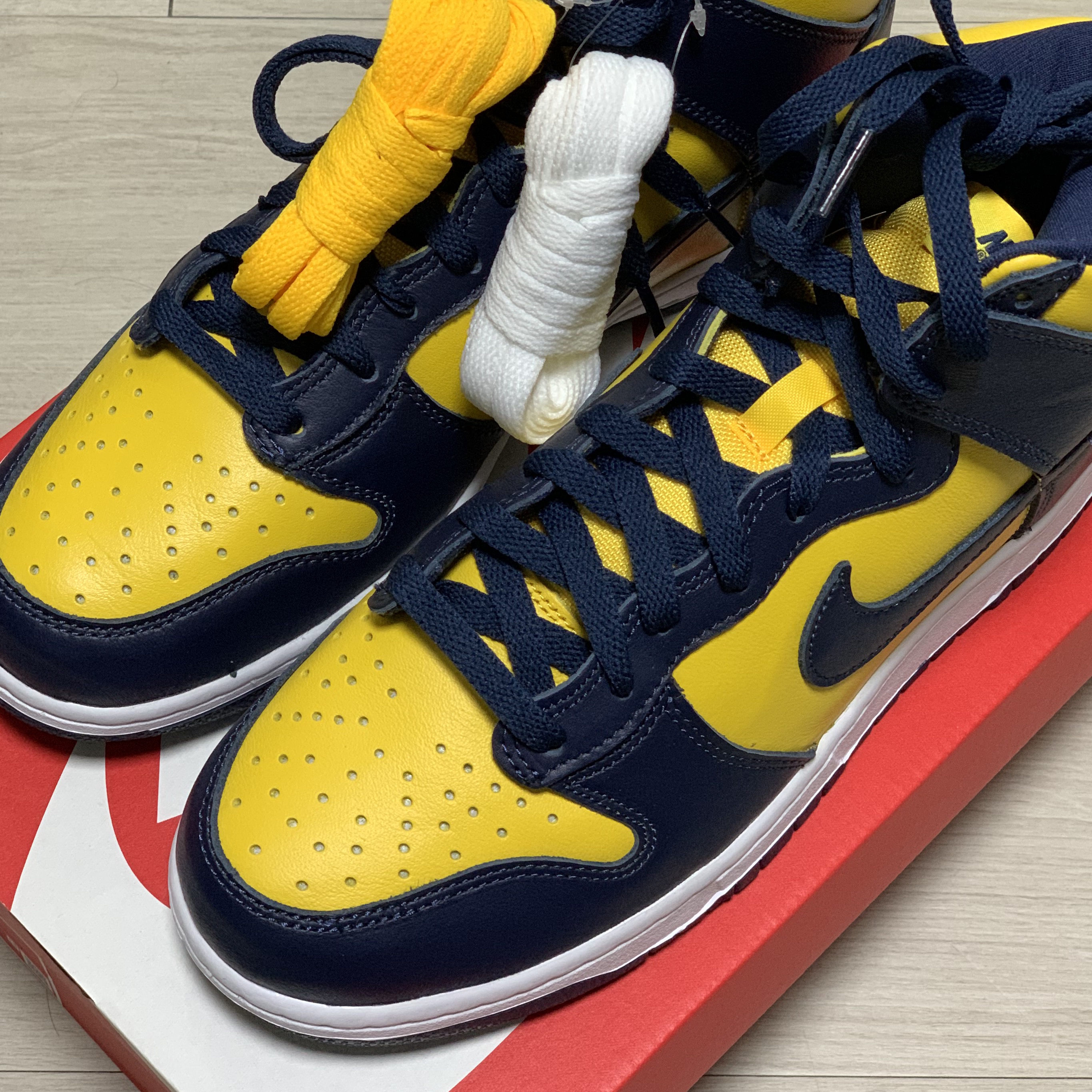 Nike Dunk High SP Maize & Blue 착용 스타일