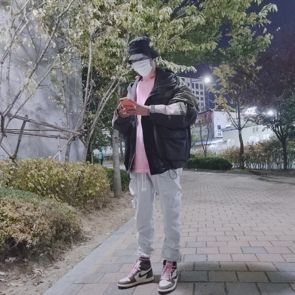 Jordan 1 x Travis Scott Retro High OG SP Mocha 착용 스타일