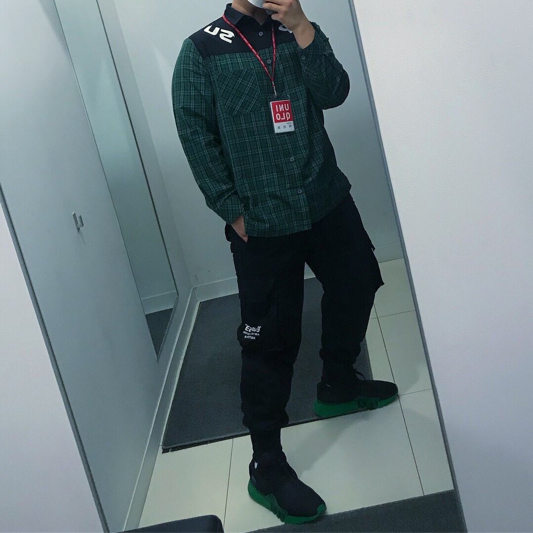 Y-3 Ayero Black Green 착용 스타일 - 1