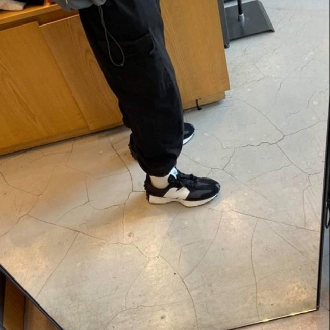 New Balance 327 Black 착용 스타일