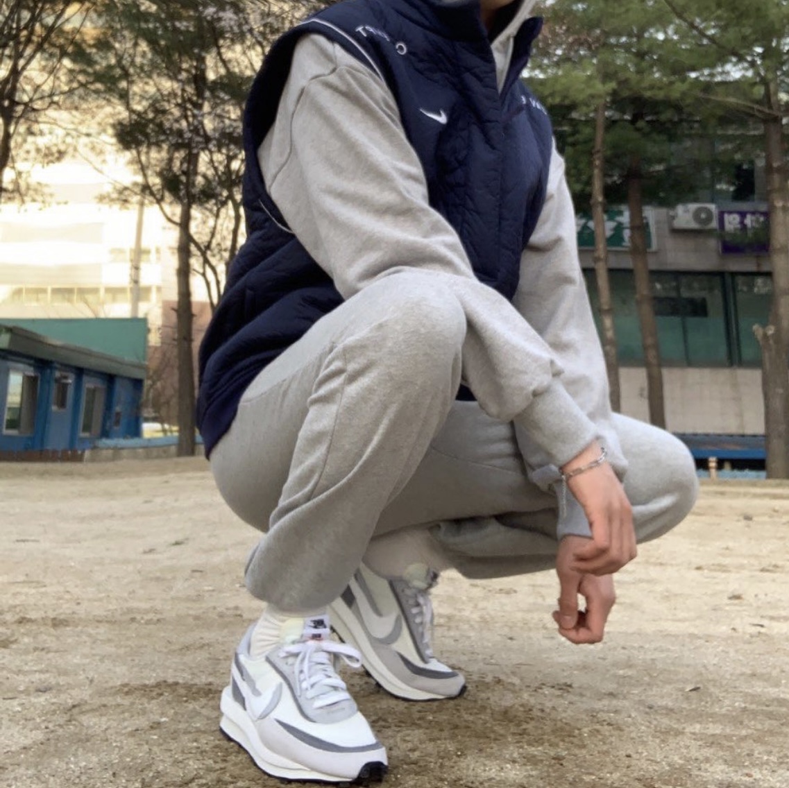 Nike x Sacai LDWaffle Summit White 착용 스타일