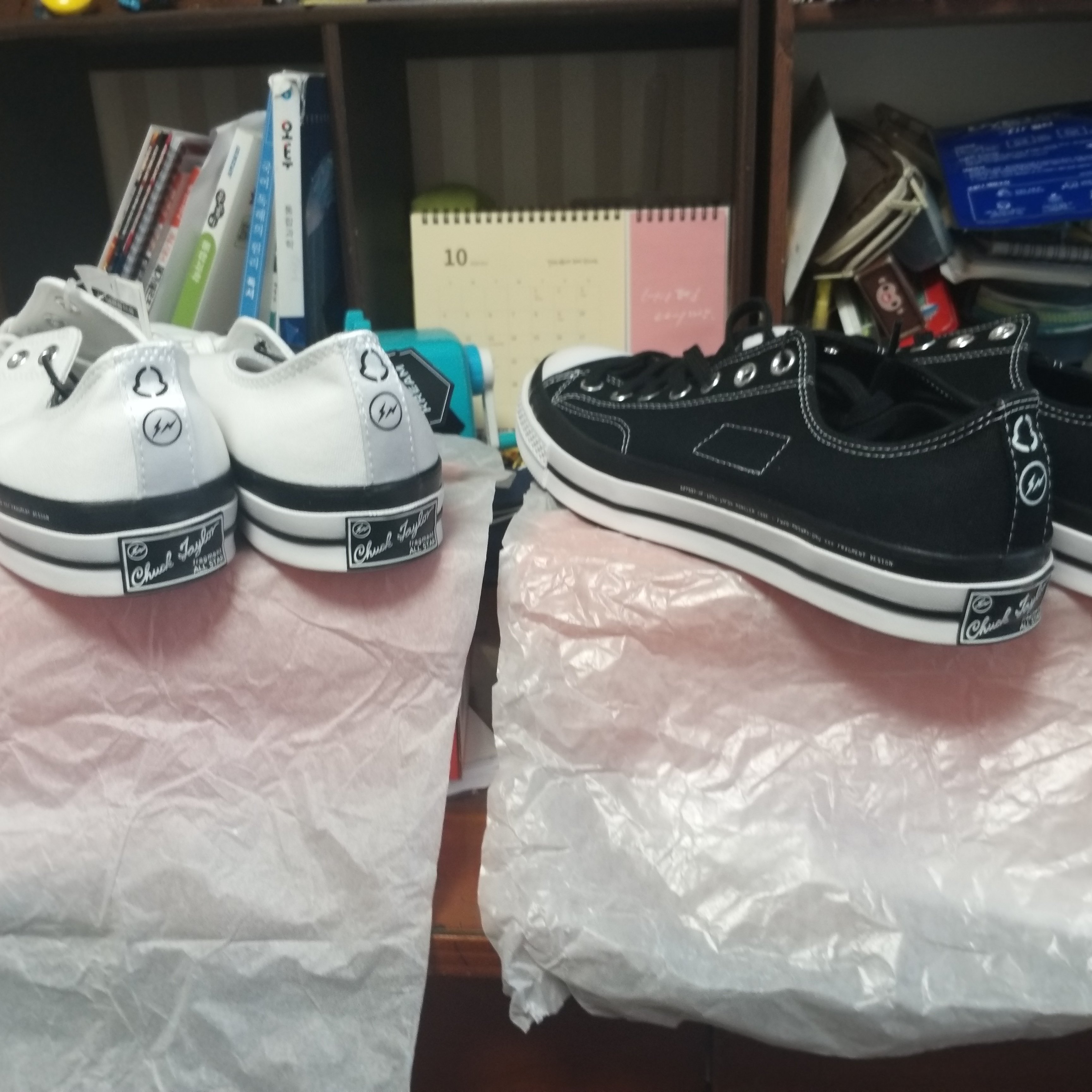 Converse x Moncler x Fragment Chuck 70 Ox Black, Converse x Moncler x Fragment Chuck 70 Ox White 착용 스타일