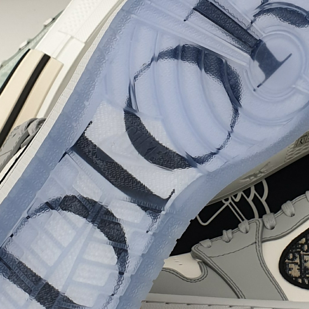 Jordan 1 x Dior High OG 착용 스타일