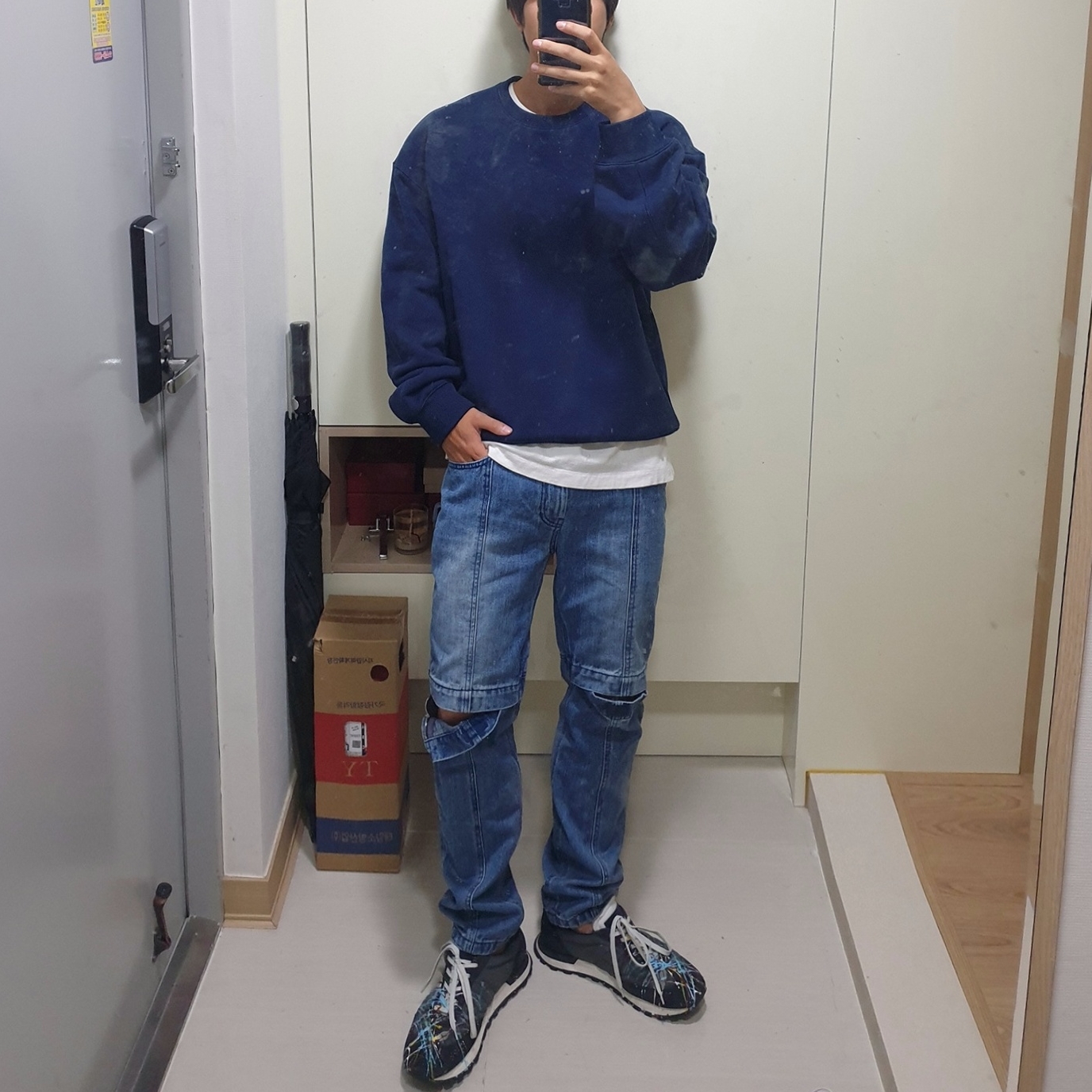 Maison Margiela Replica Paint Runners Blue 착용 스타일