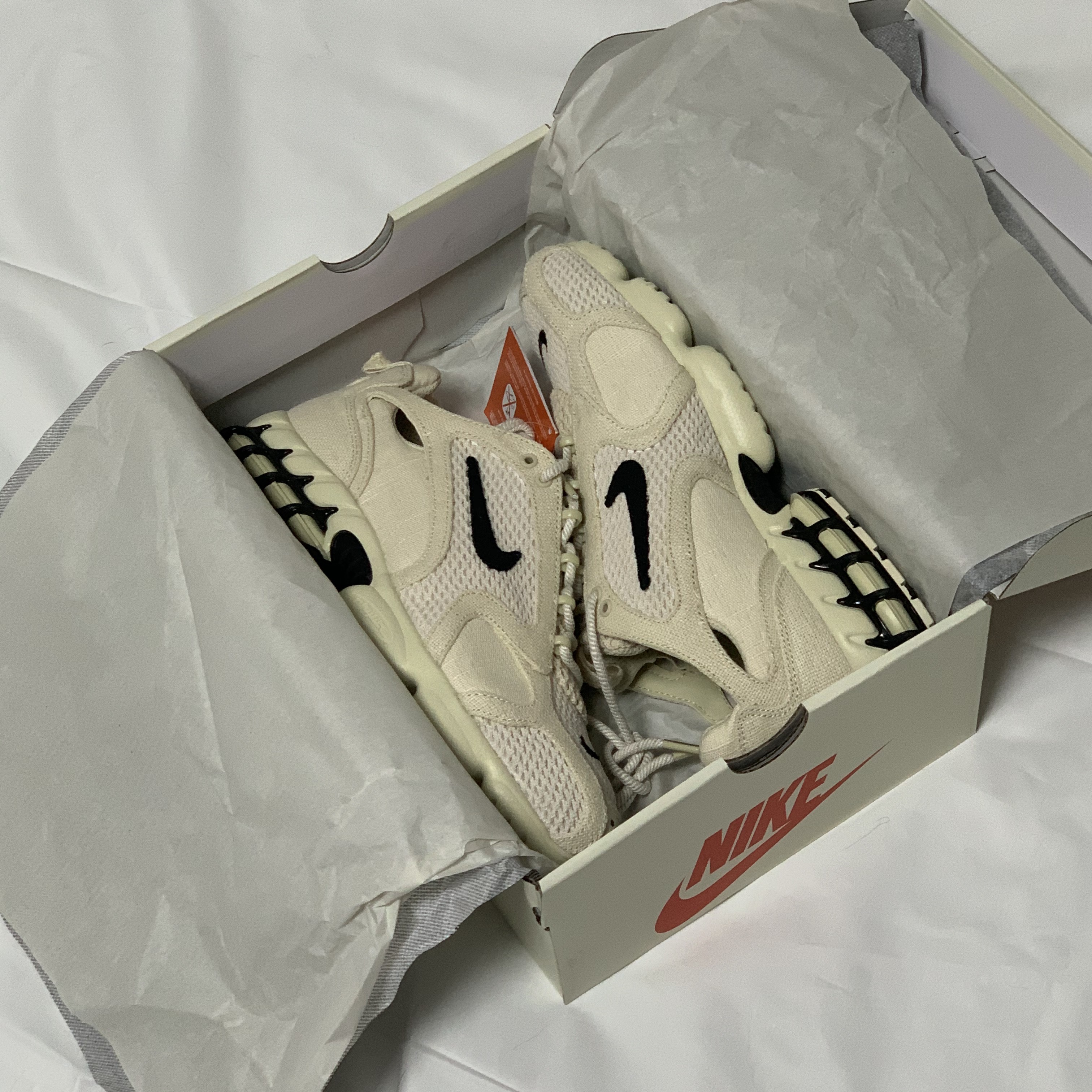 Nike x Stussy Air Zoom Spiridon Cage 2 Fossil 착용 스타일 - 2